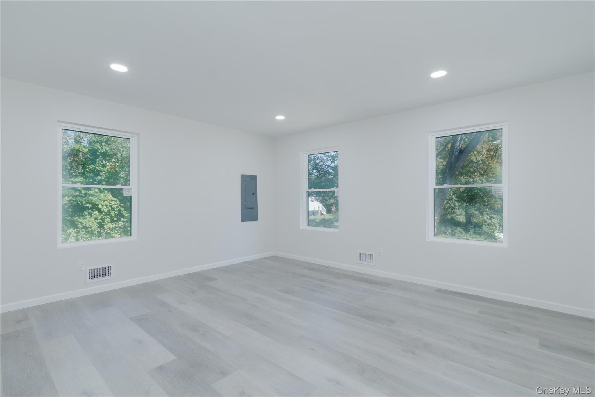 Single Family Mckinley Suffolk County, NY 11951, MLS-942106-17