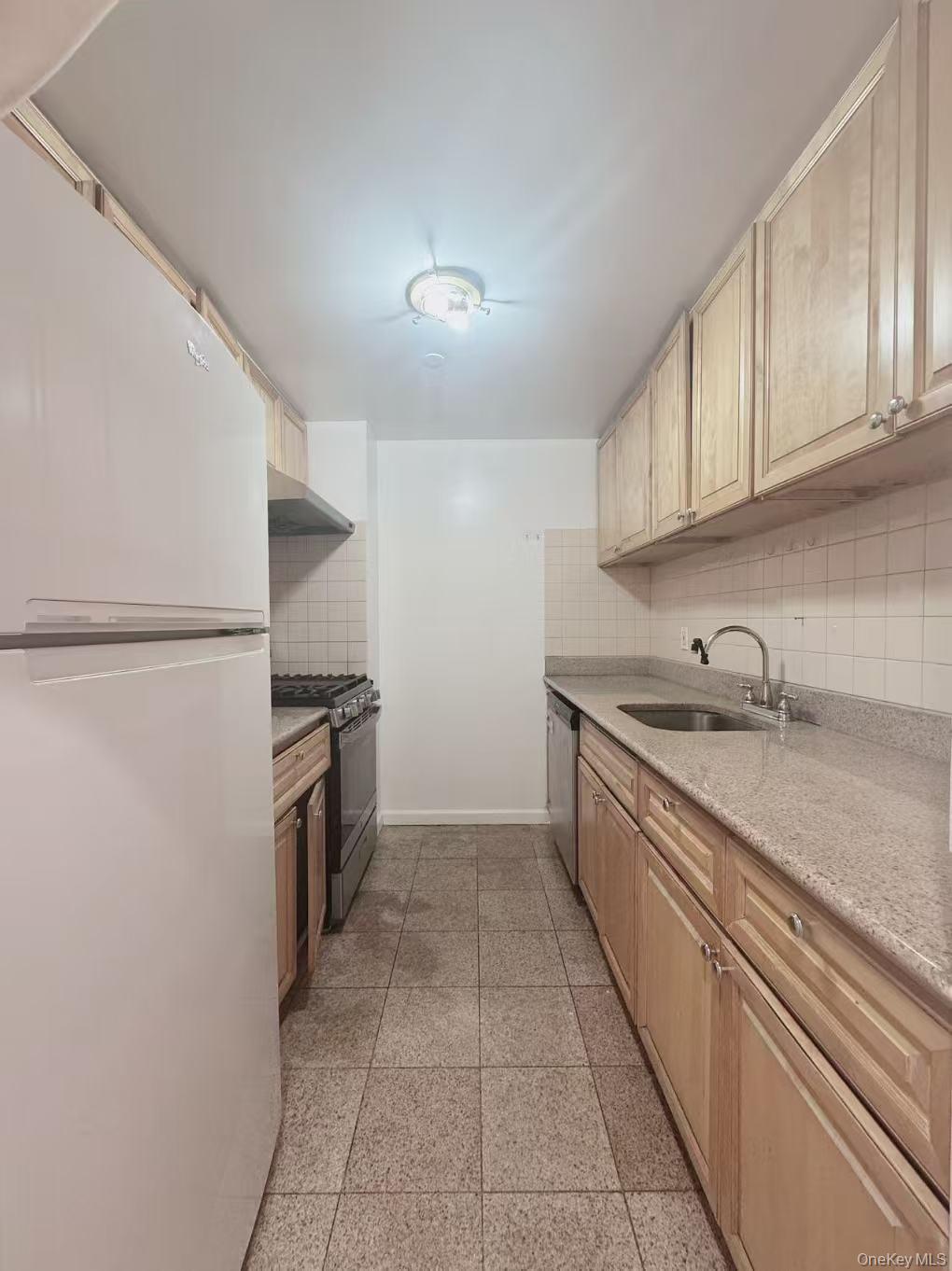 Condo 35th Queens, NY 11354, MLS-942125-5