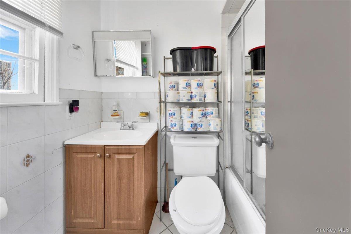 Single Family 5th  Westchester County, NY 10550, MLS-942152-10