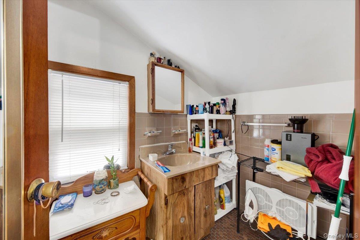 Single Family 5th  Westchester County, NY 10550, MLS-942152-16