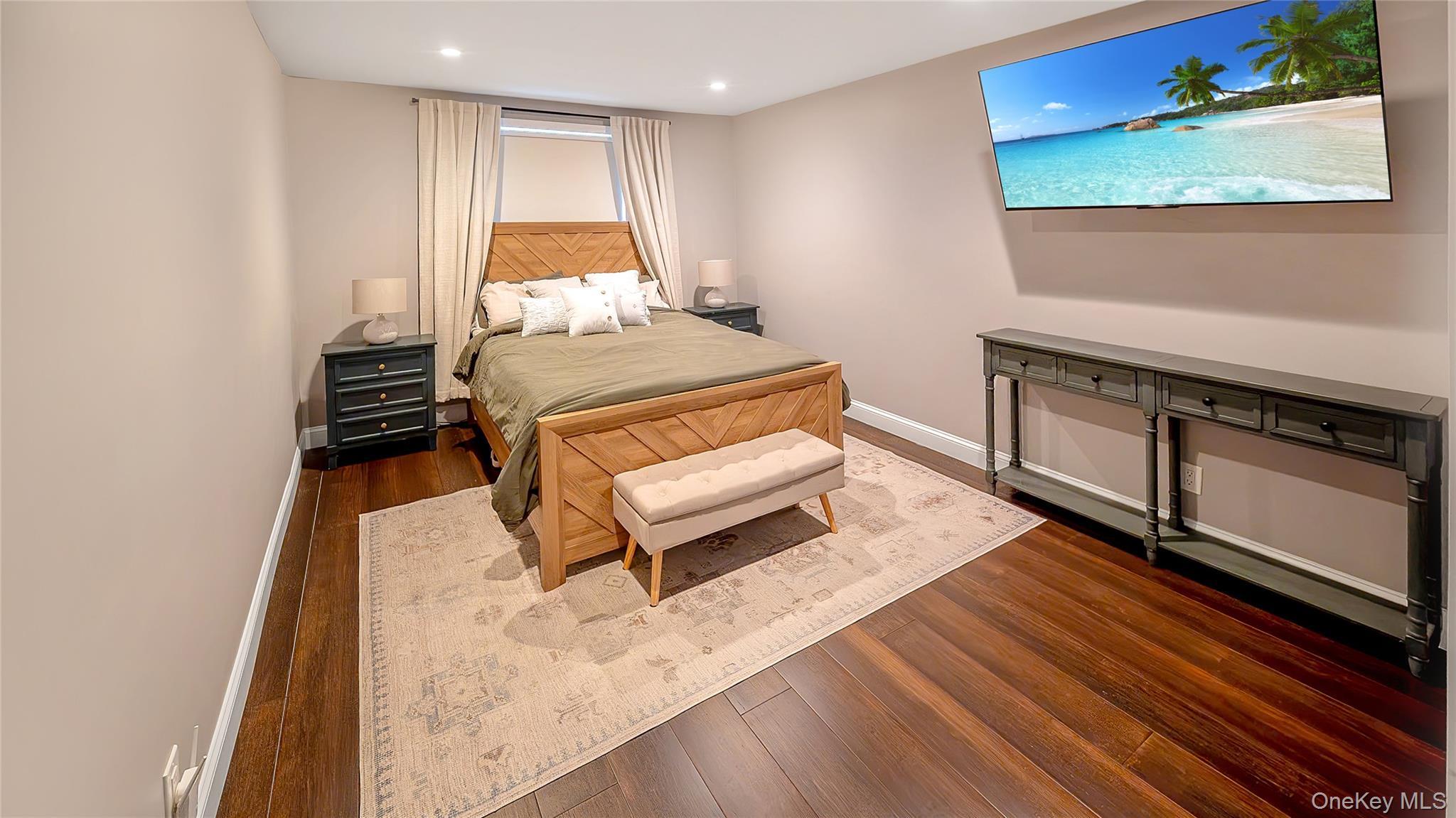 Single Family Ponder Suffolk County, NY 11729, MLS-942167-13