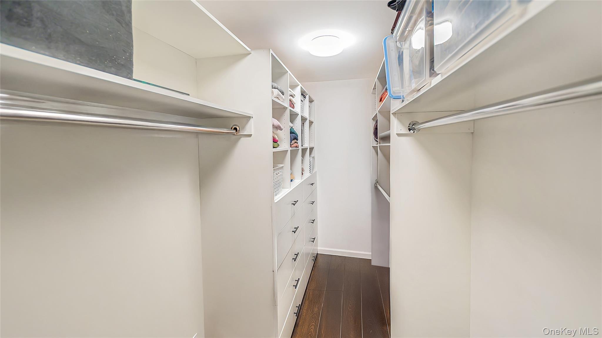 Single Family Ponder Suffolk County, NY 11729, MLS-942167-16