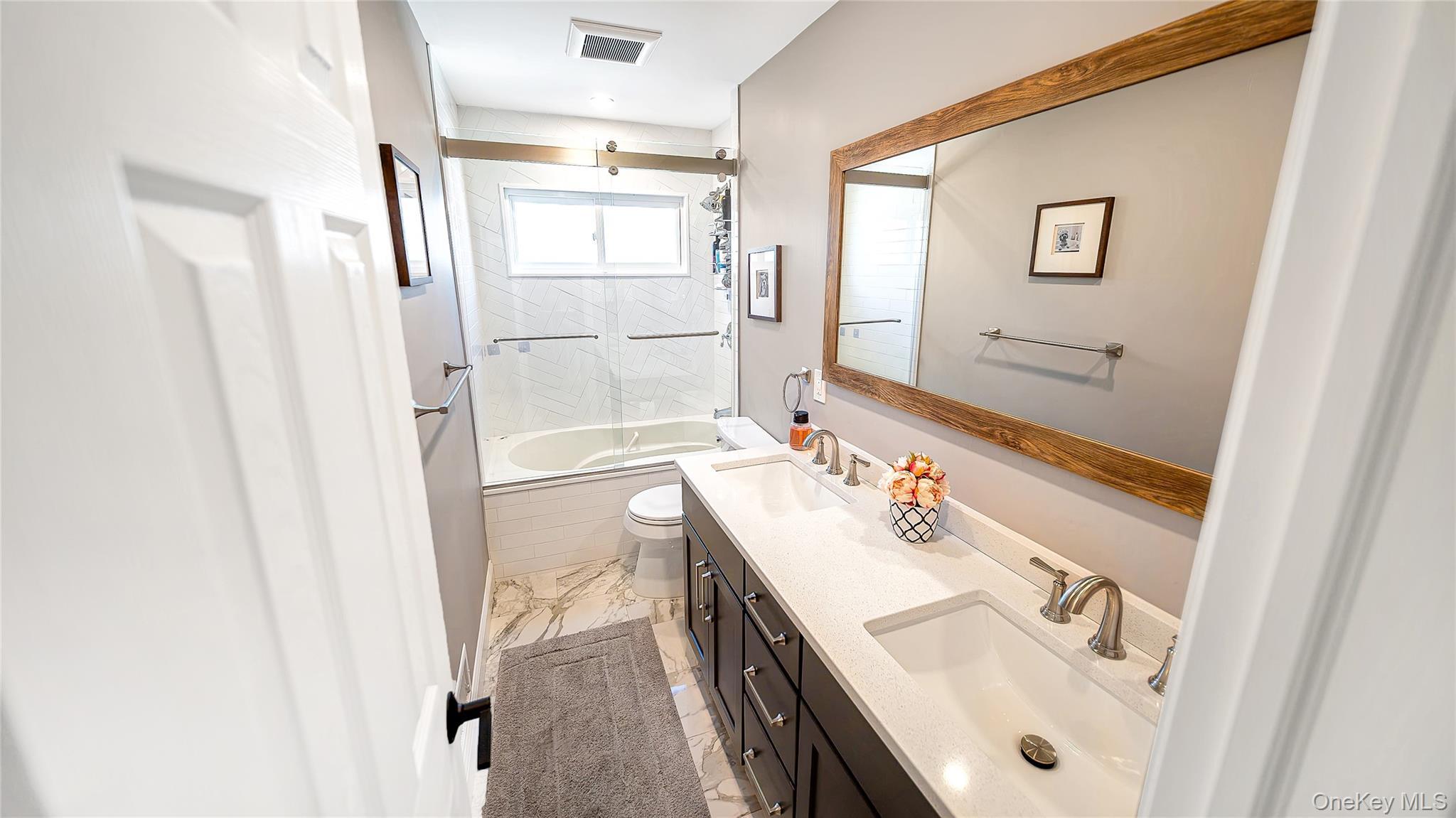 Single Family Ponder Suffolk County, NY 11729, MLS-942167-17