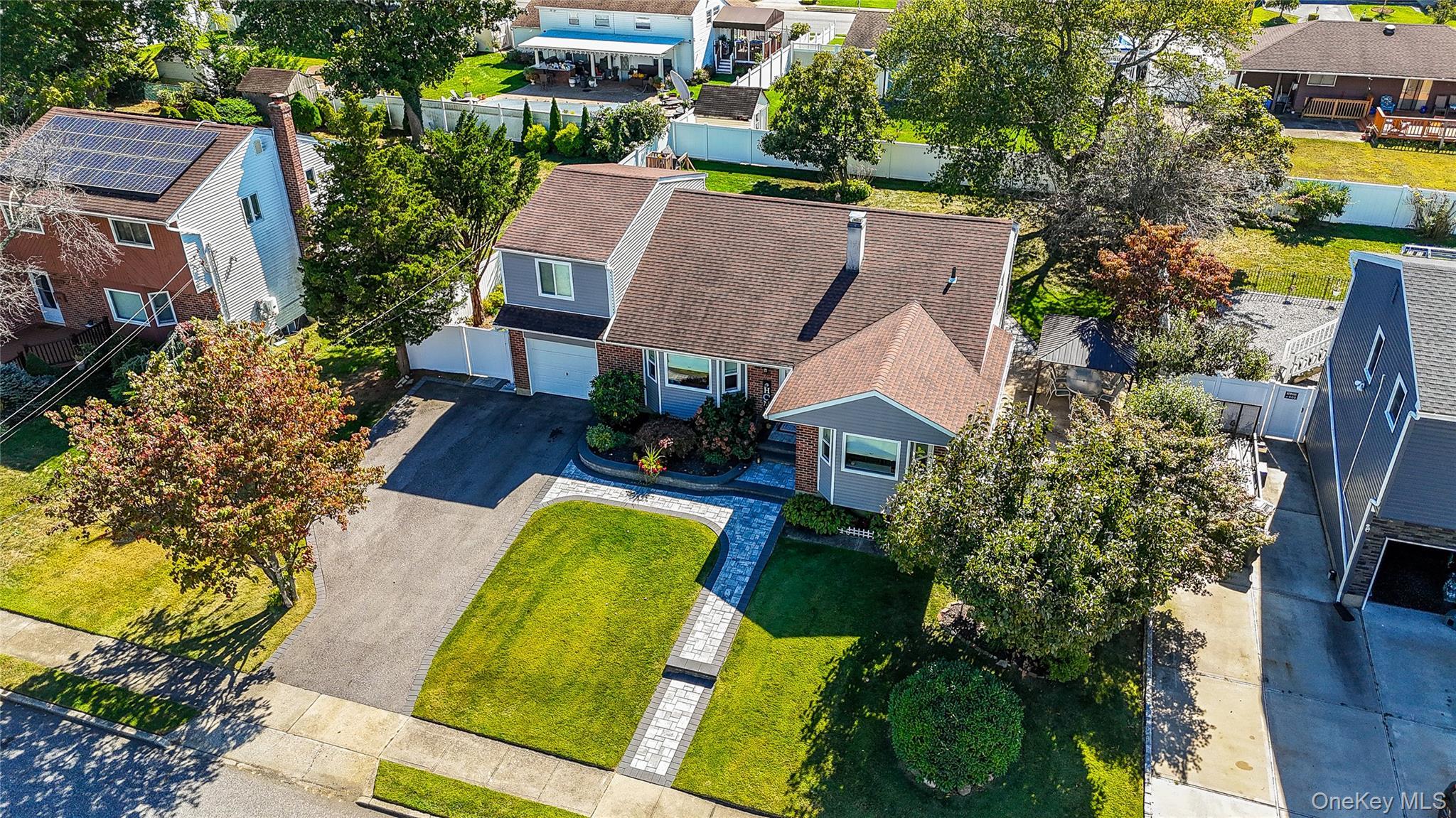 Single Family Ponder Suffolk County, NY 11729, MLS-942167-2