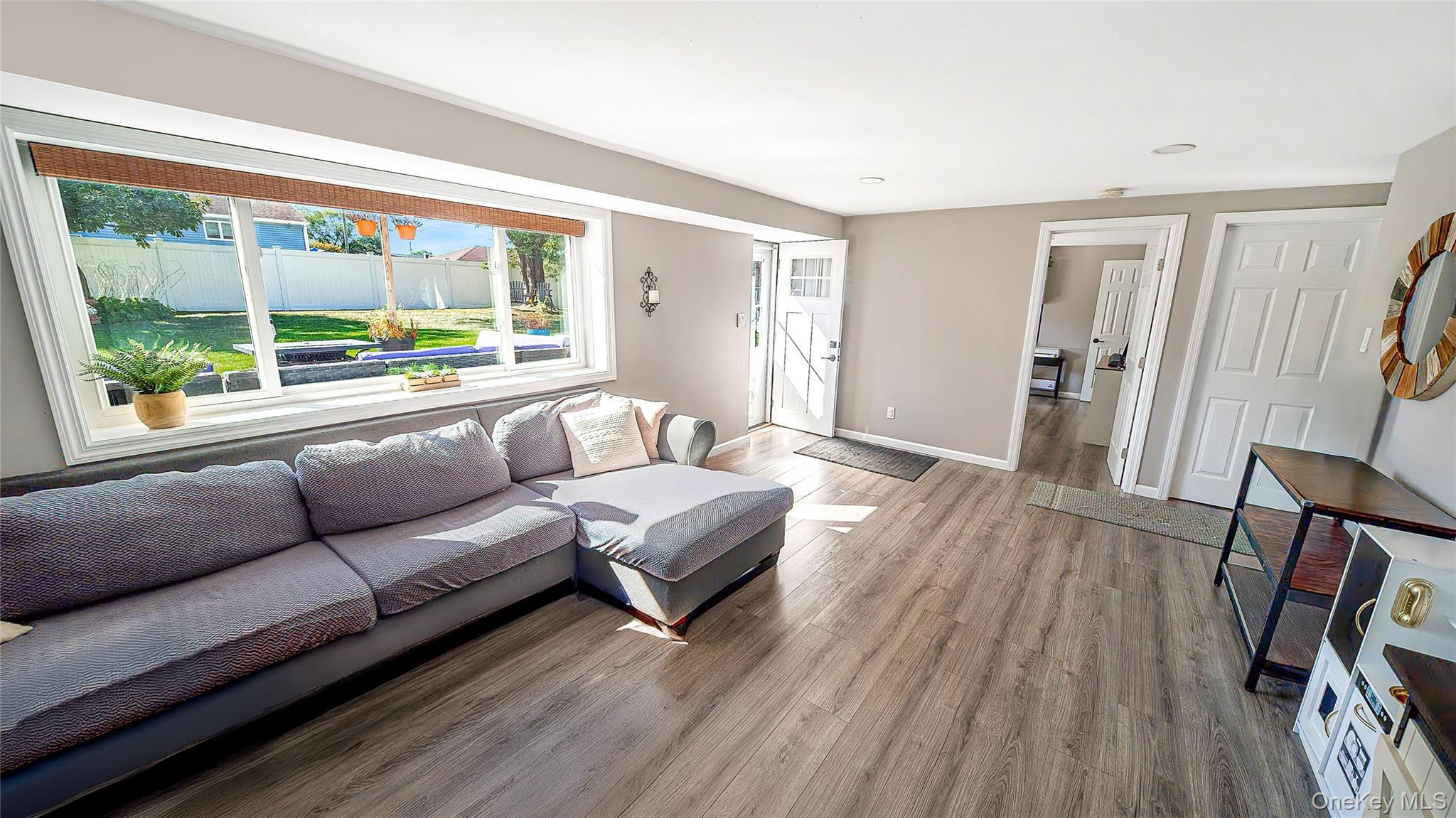 Single Family Ponder Suffolk County, NY 11729, MLS-942167-26