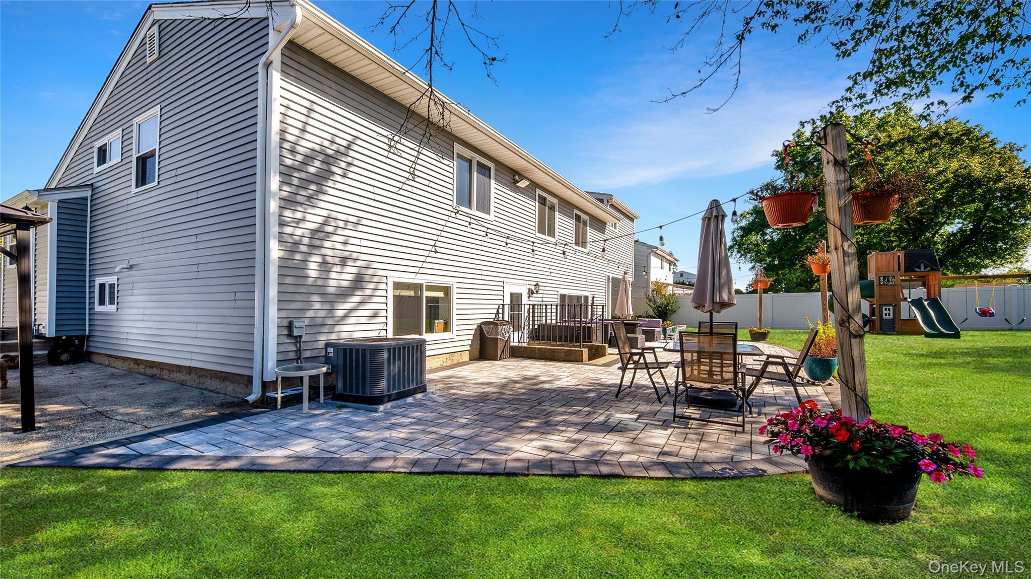 Single Family Ponder Suffolk County, NY 11729, MLS-942167-31