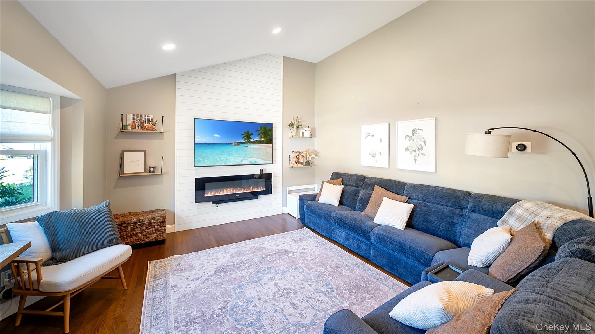 Single Family Ponder Suffolk County, NY 11729, MLS-942167-4