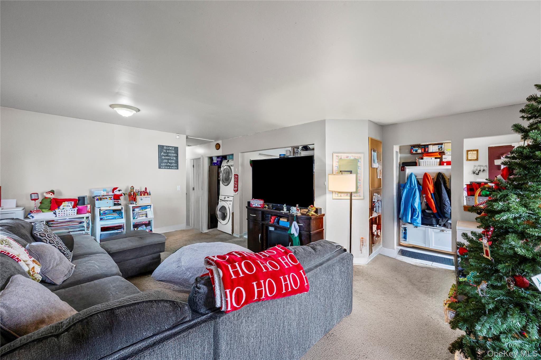 Single Family Fairview Suffolk County, NY 11967, MLS-942197-7