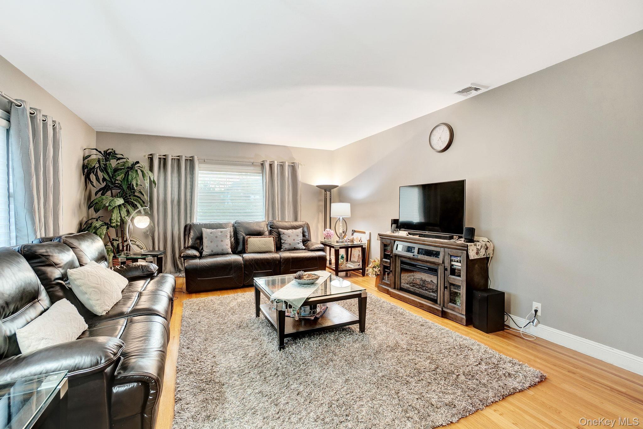 Single Family Bixby Nassau County, NY 11510, MLS-942198-11