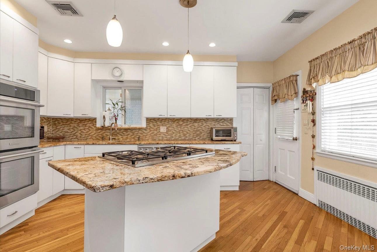 Single Family Bixby Nassau County, NY 11510, MLS-942198-17