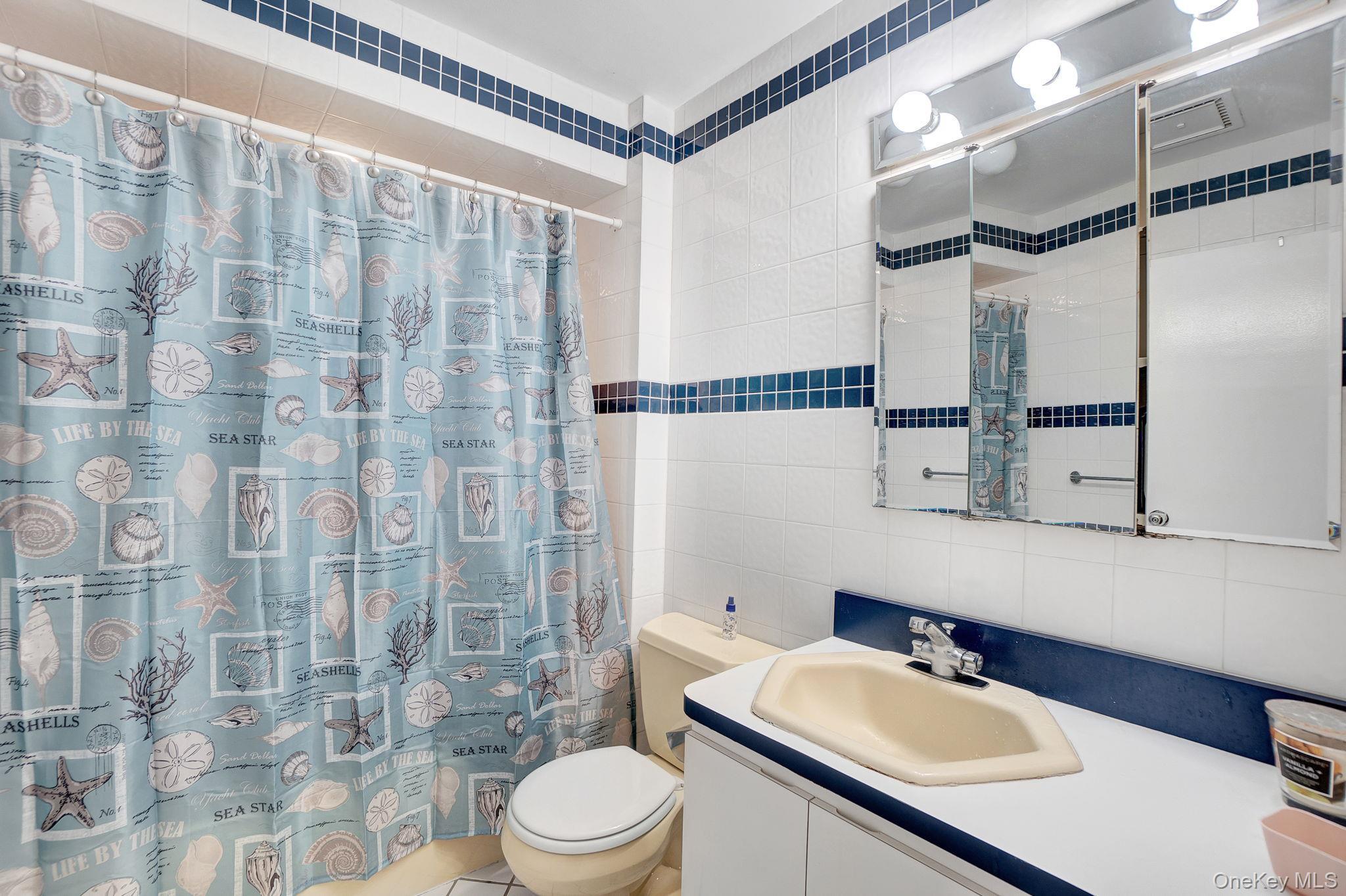 Single Family Bixby Nassau County, NY 11510, MLS-942198-27