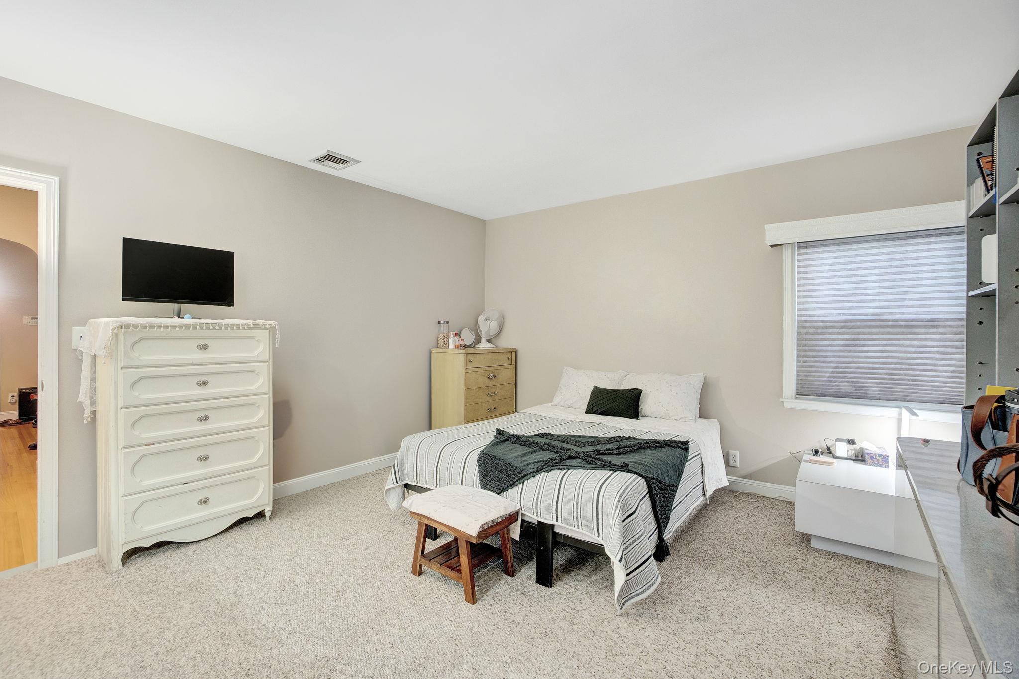 Single Family Bixby Nassau County, NY 11510, MLS-942198-28