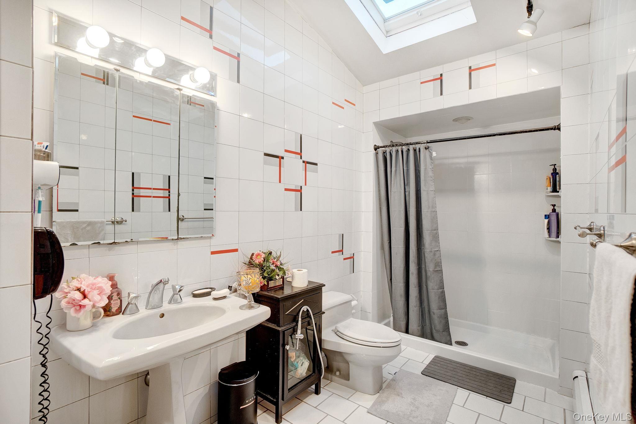 Single Family Bixby Nassau County, NY 11510, MLS-942198-29