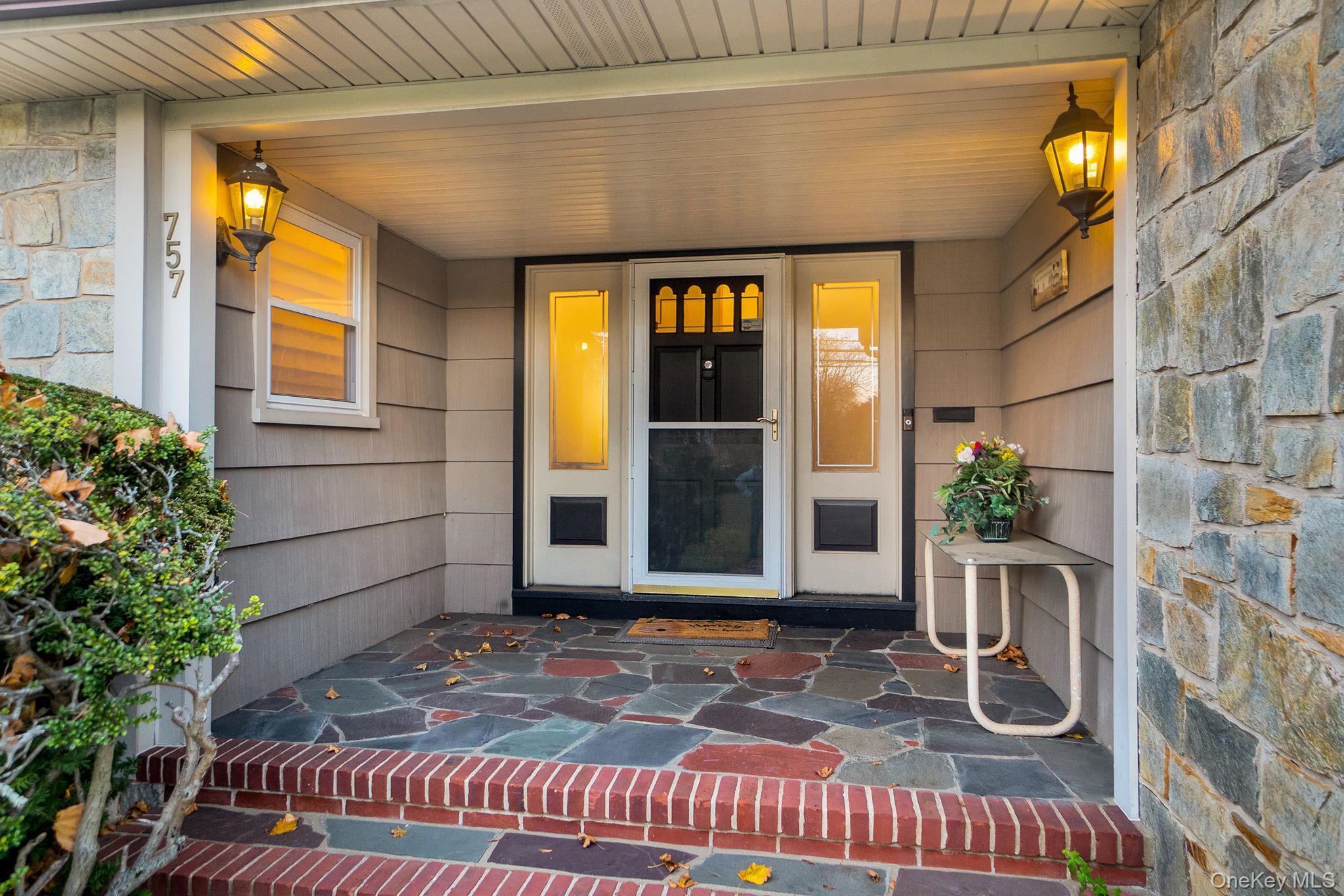 Single Family Bixby Nassau County, NY 11510, MLS-942198-6