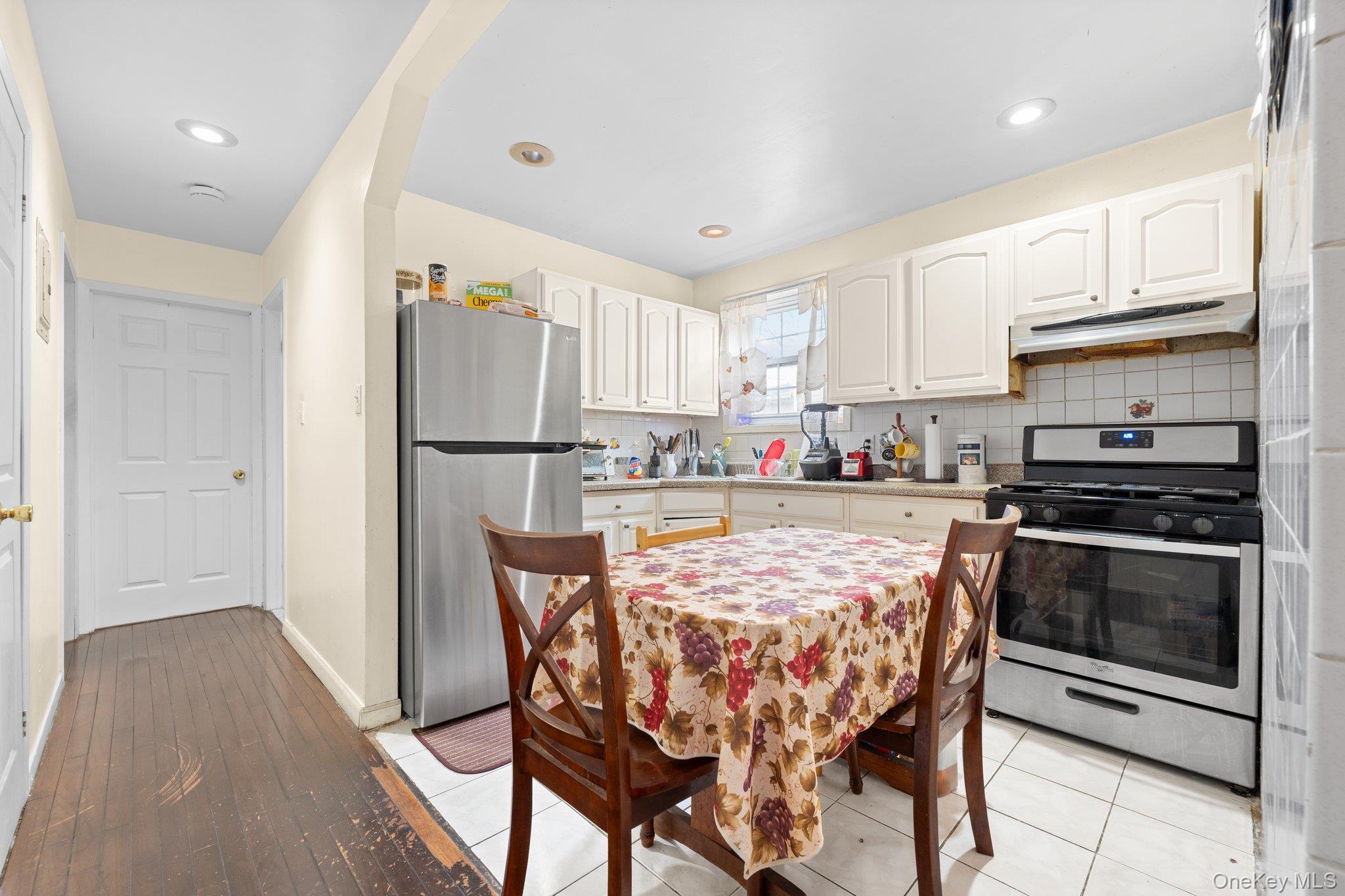 Single Family 223rd  Queens, NY 11413, MLS-942216-12