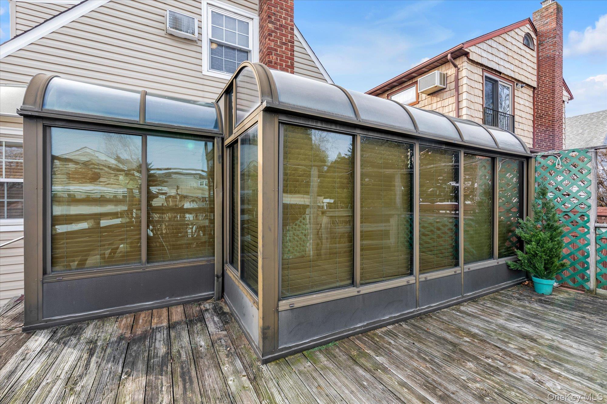 Single Family 7th  Nassau County, NY 11040, MLS-942231-17