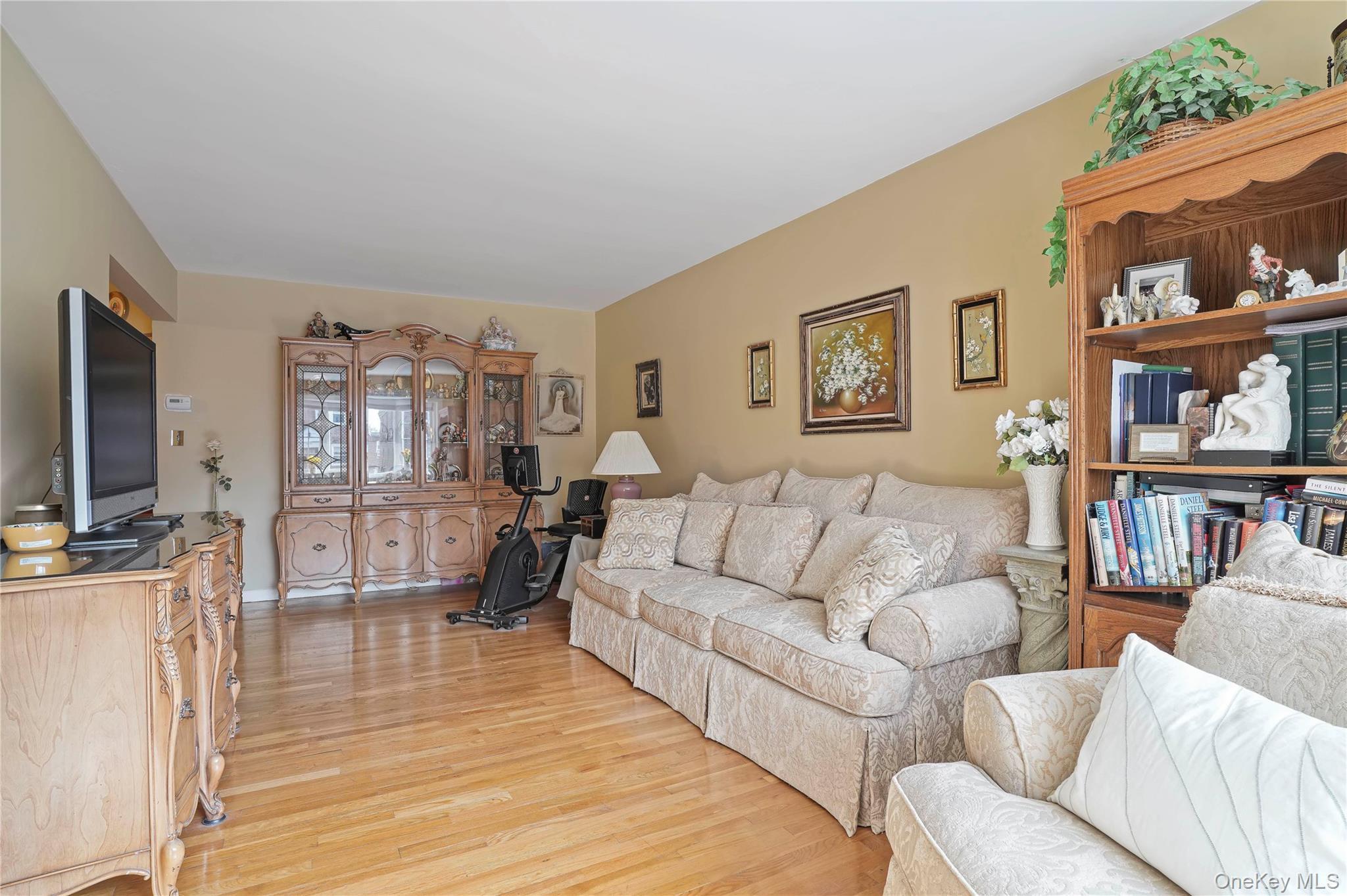 Single Family 75th  Queens, NY 11379, MLS-942277-12