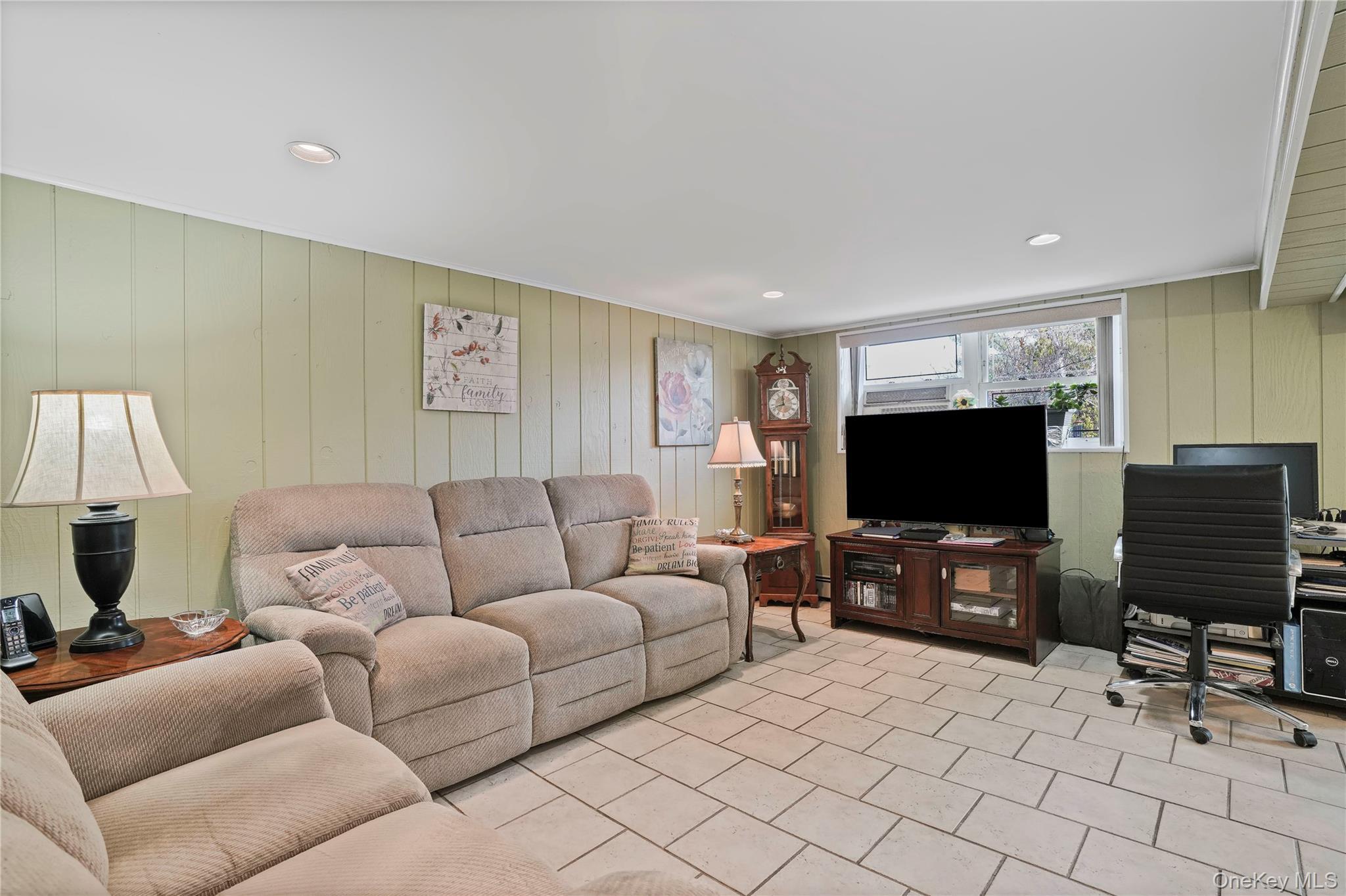 Single Family 75th  Queens, NY 11379, MLS-942277-2