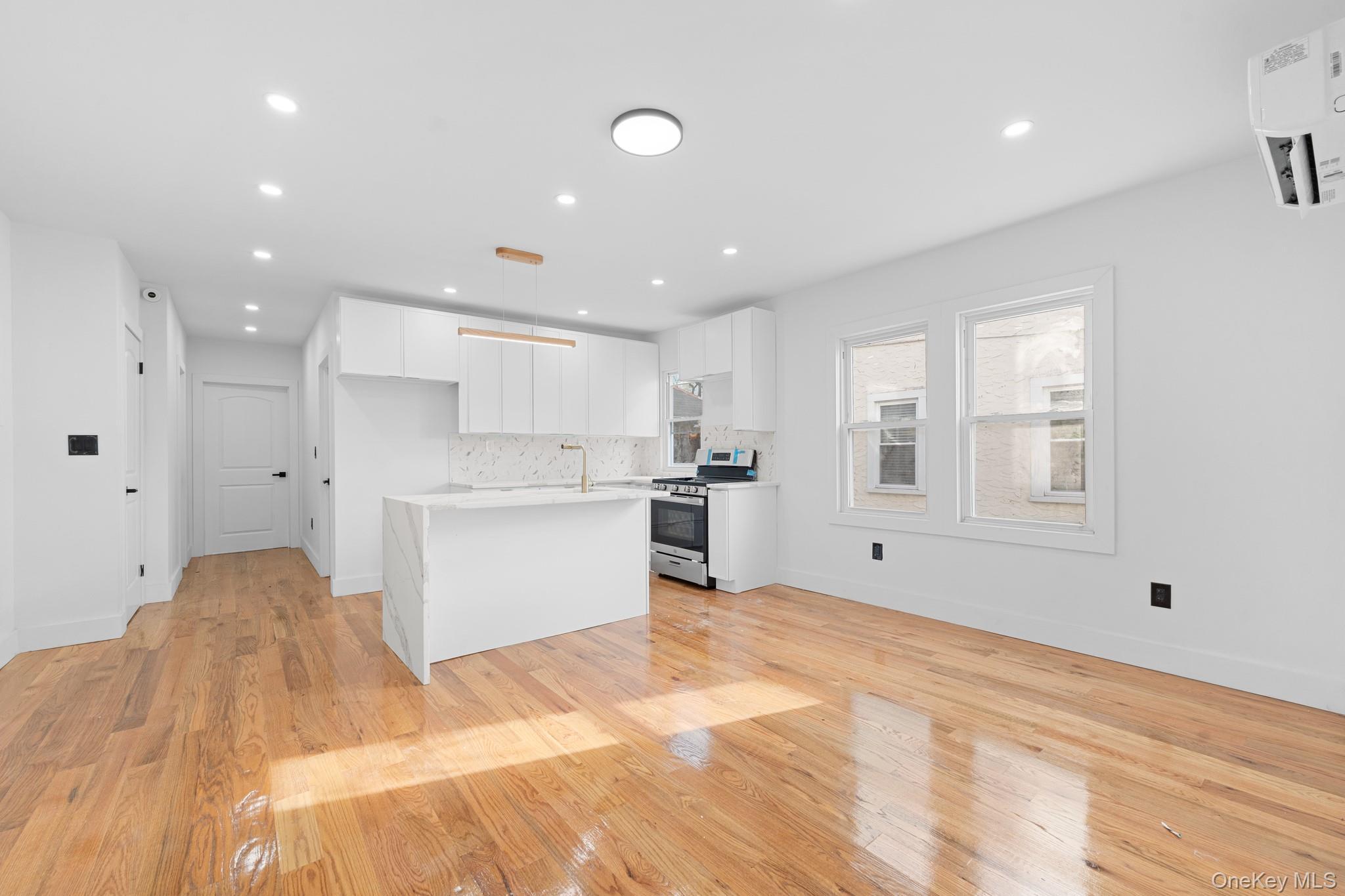 Single Family 202nd Queens, NY 11412, MLS-942283-11