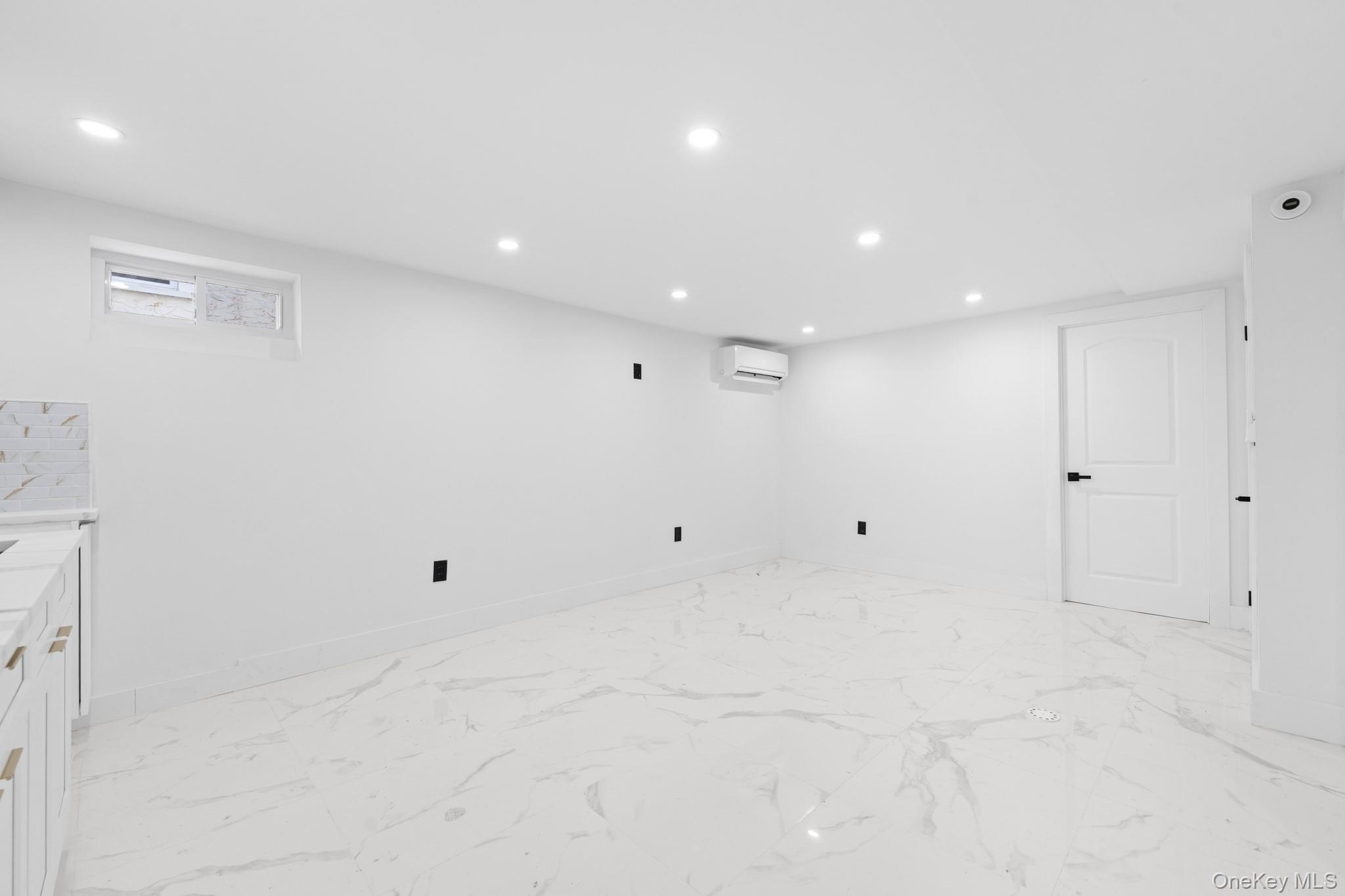 Single Family 202nd Queens, NY 11412, MLS-942283-21