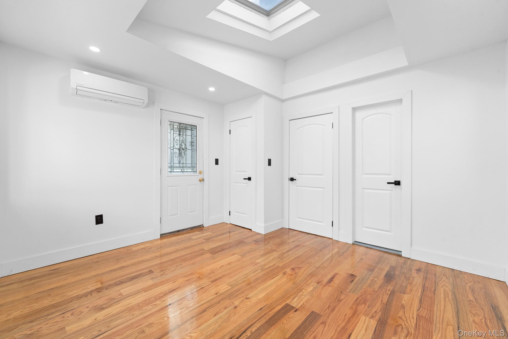 Single Family 202nd Queens, NY 11412, MLS-942283-24