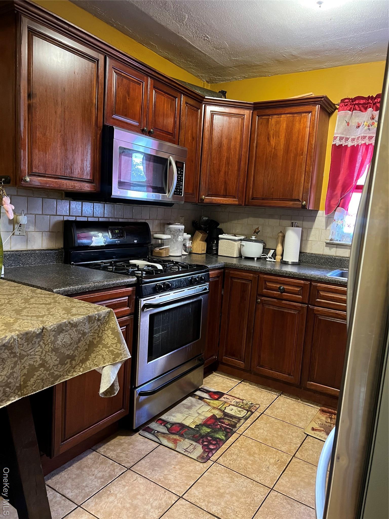 Single Family 233rd  Bronx, NY 10466, MLS-942304-6