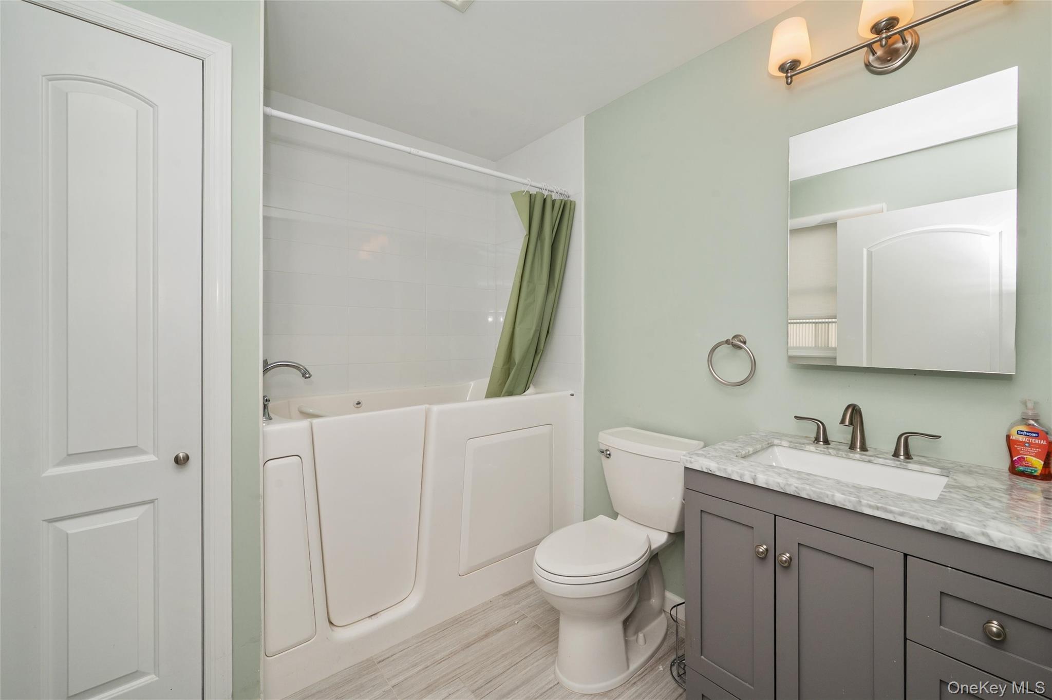 Single Family Willow Nassau County, NY 11793, MLS-942330-13