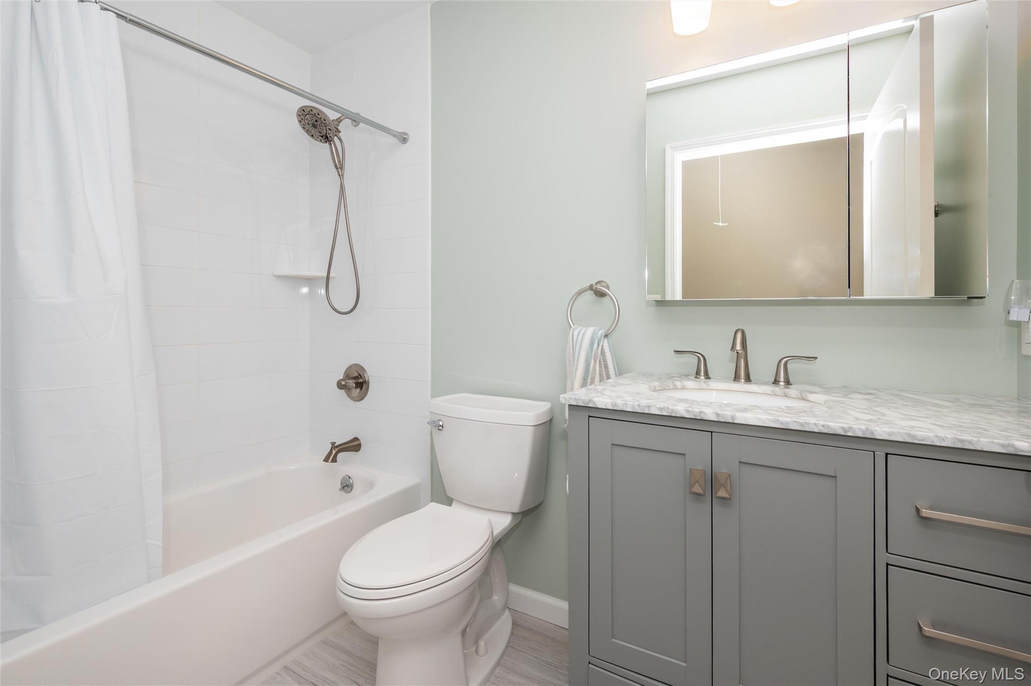 Single Family Willow Nassau County, NY 11793, MLS-942330-15