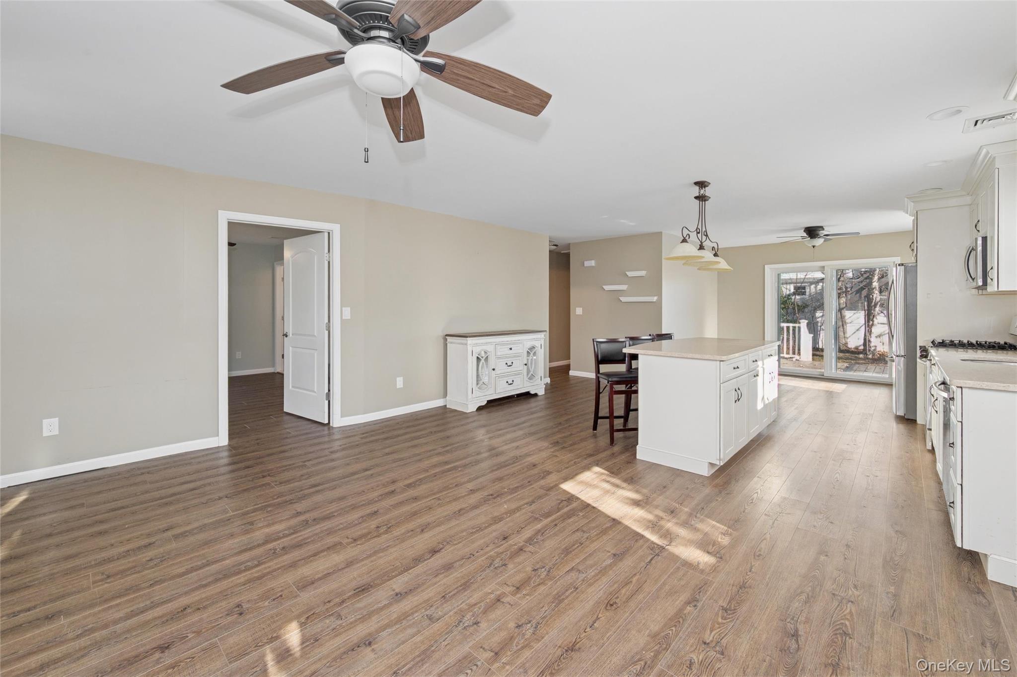 Single Family Willow Nassau County, NY 11793, MLS-942330-4