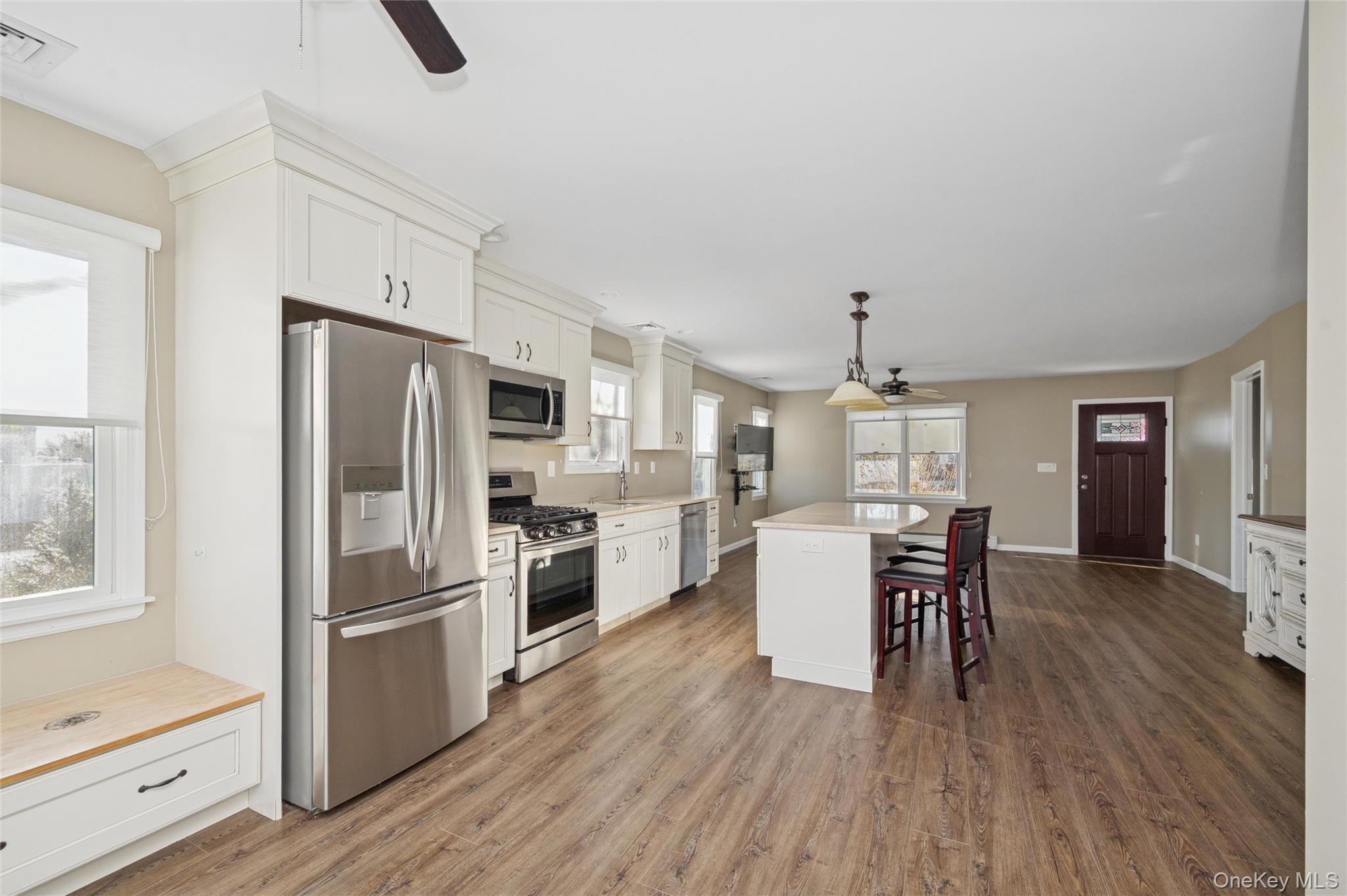 Single Family Willow Nassau County, NY 11793, MLS-942330-8