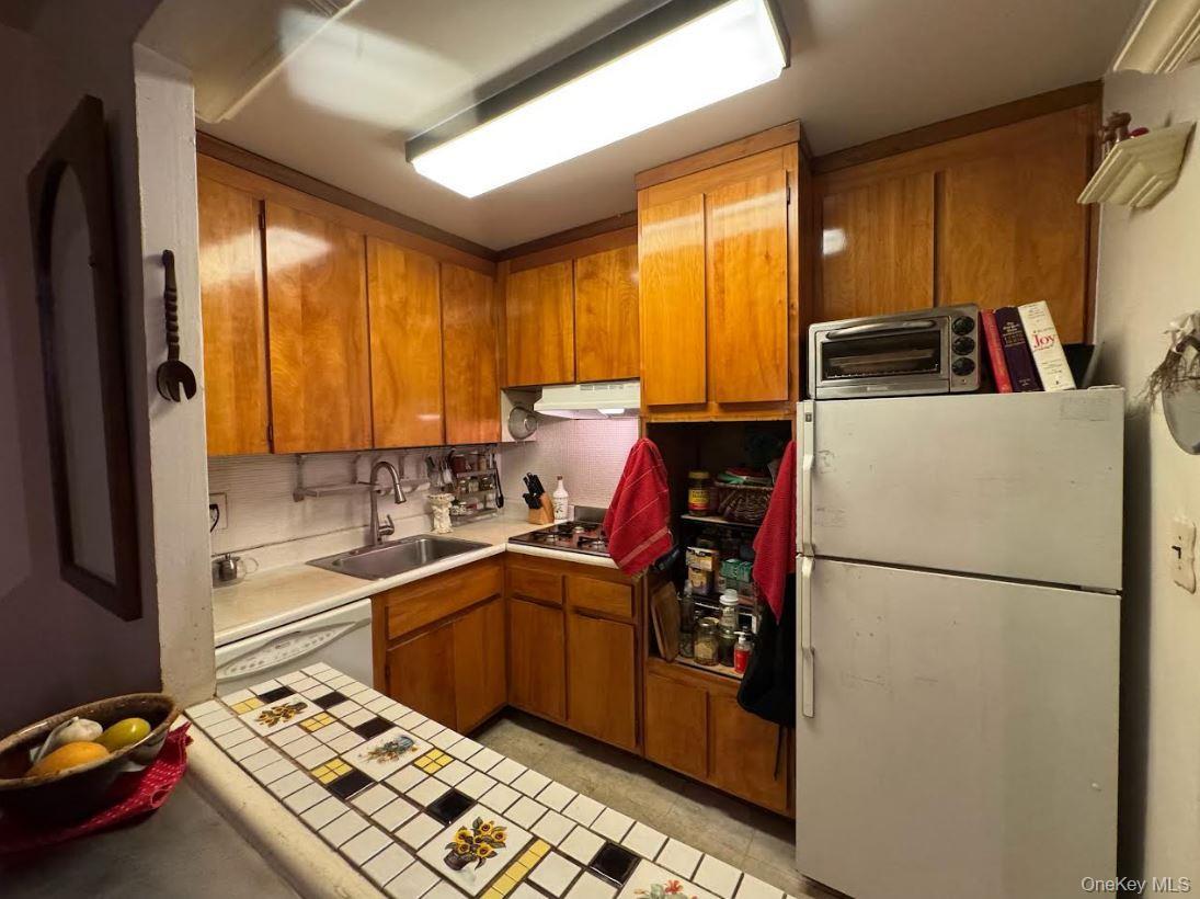 Coop 39  Queens, NY 11377, MLS-942350-6