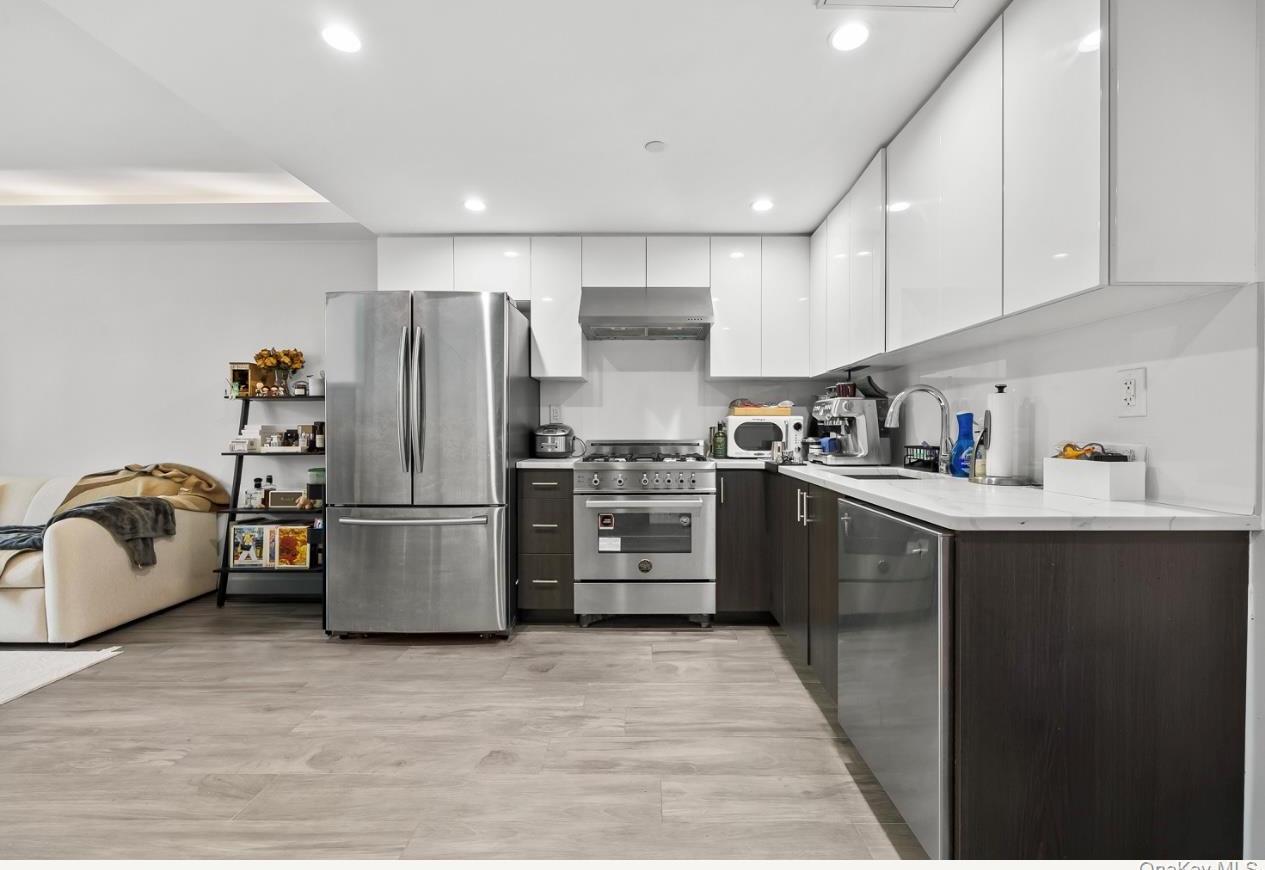 Condo 63 Drive Unit #6a Queens, NY 11374, MLS-942385-2