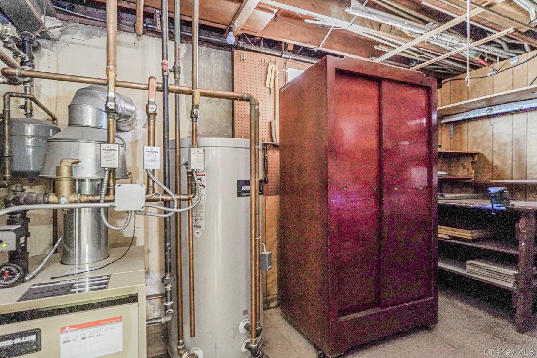 Single Family Evergreen Staten Island, NY 10305, MLS-942393-28