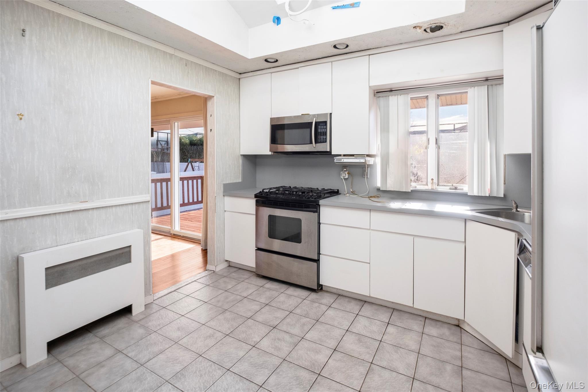 Single Family Birchwood Park Nassau County, NY 11791, MLS-942399-14