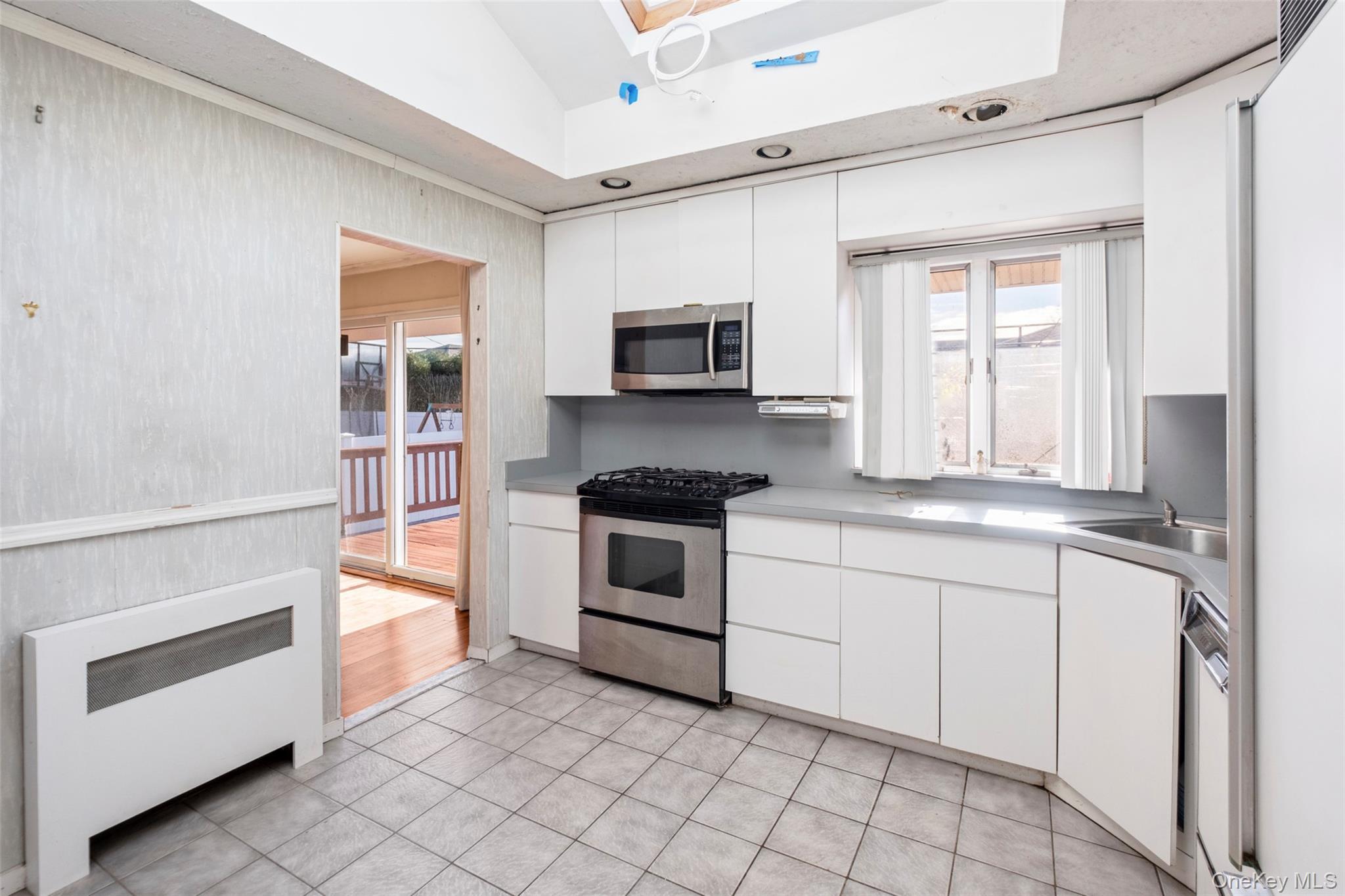 Single Family Birchwood Park Nassau County, NY 11791, MLS-942399-17