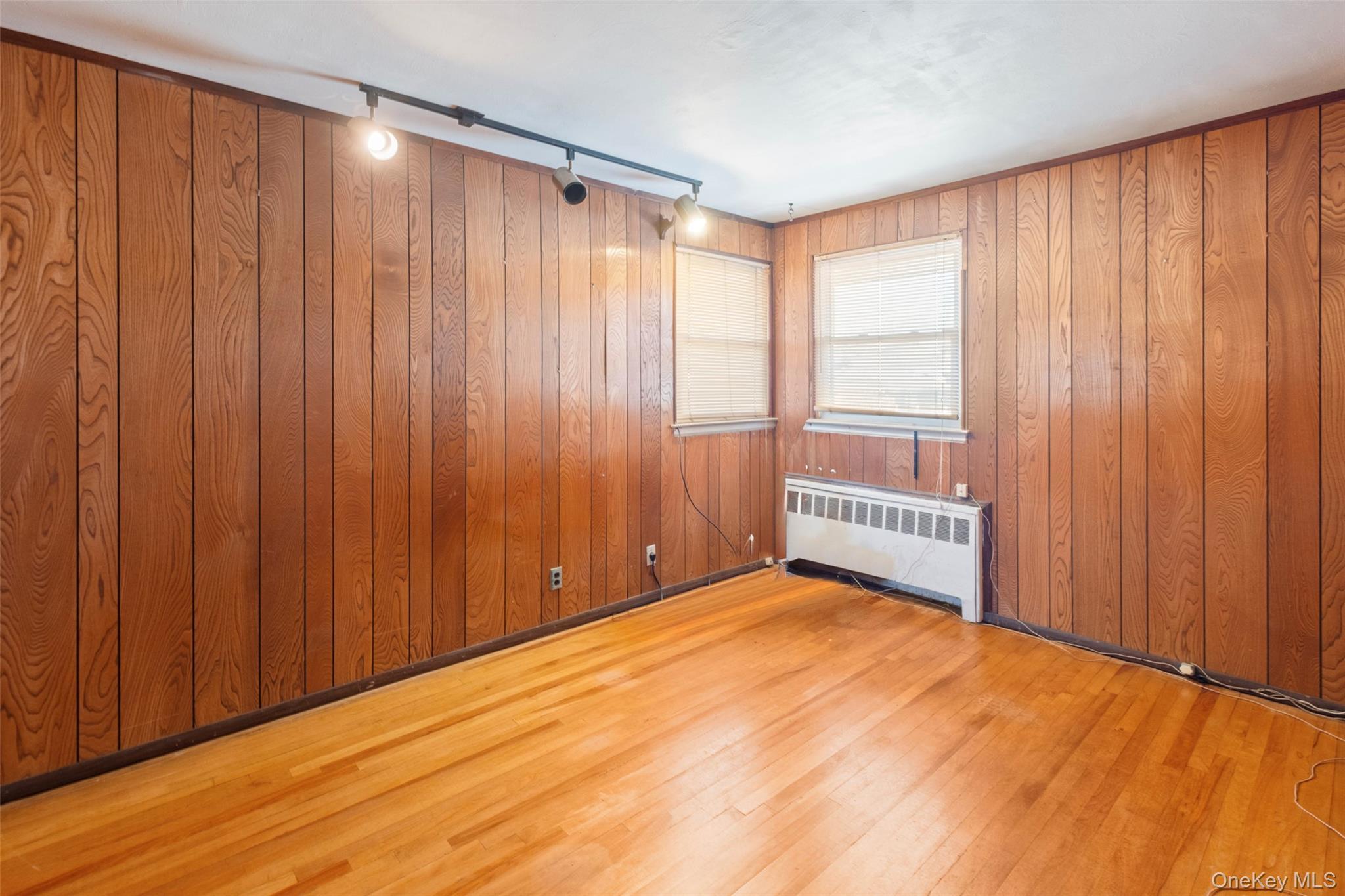 Single Family Birchwood Park Nassau County, NY 11791, MLS-942399-21