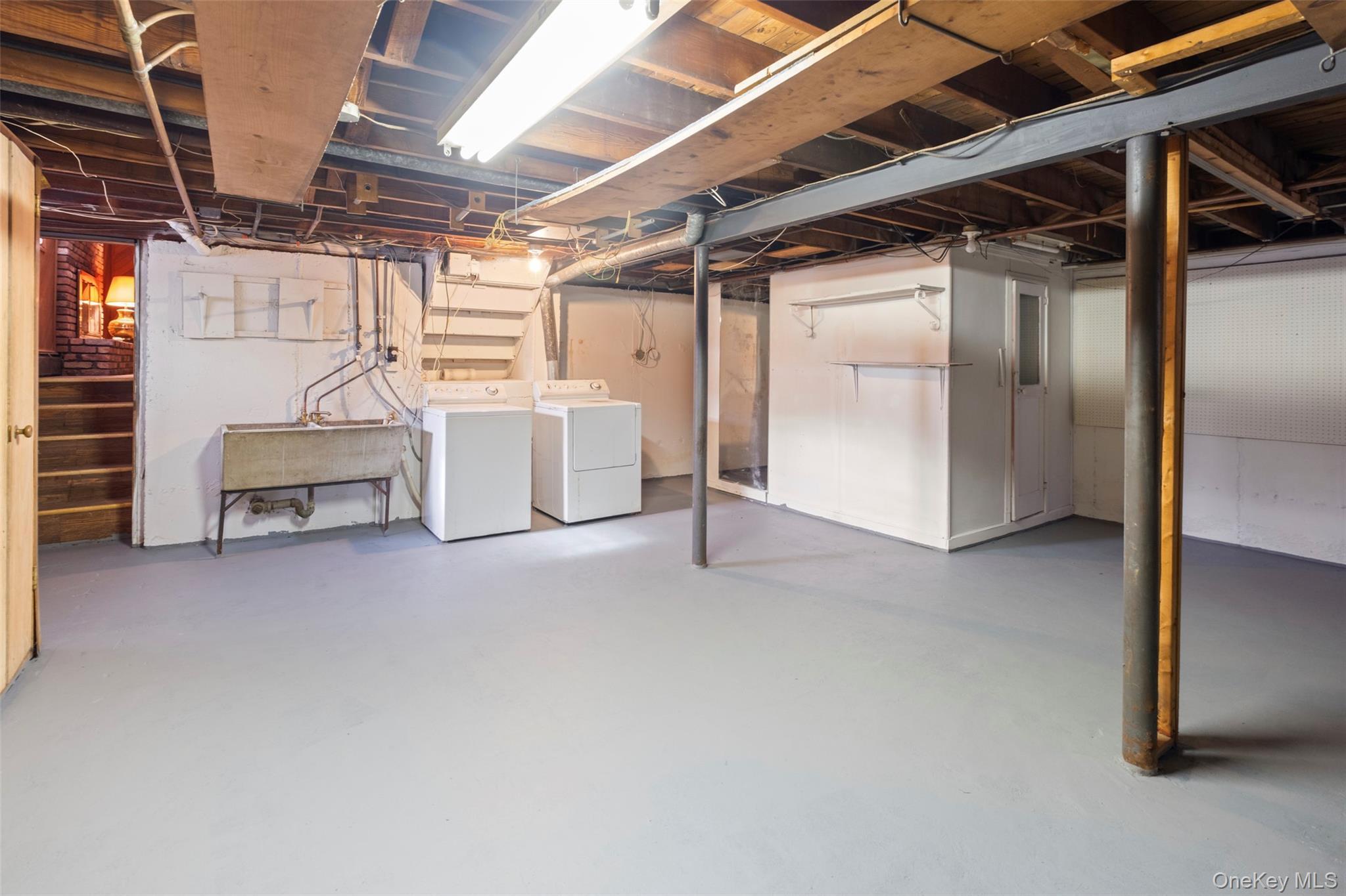 Single Family Birchwood Park Nassau County, NY 11791, MLS-942399-26