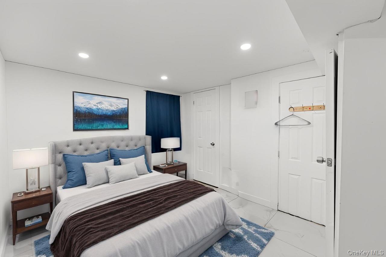 Single Family 141st Queens, NY 11436, MLS-942406-10