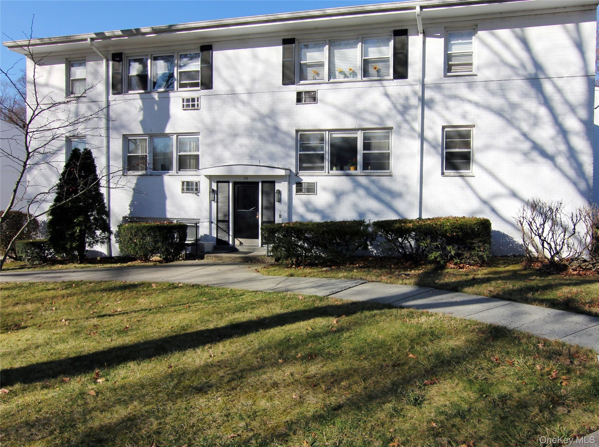 Condo Avon  Westchester County, NY 10573, MLS-942412-3