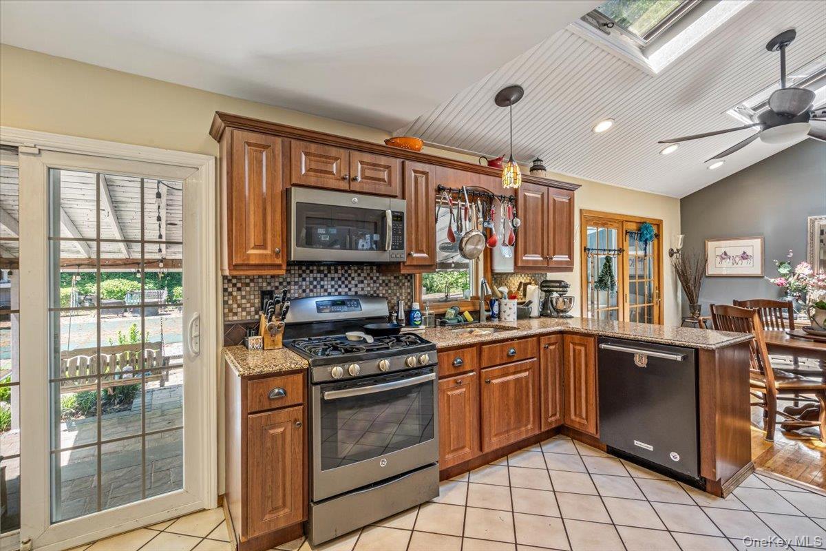 Single Family Upland Suffolk County, NY 11731, MLS-942433-10