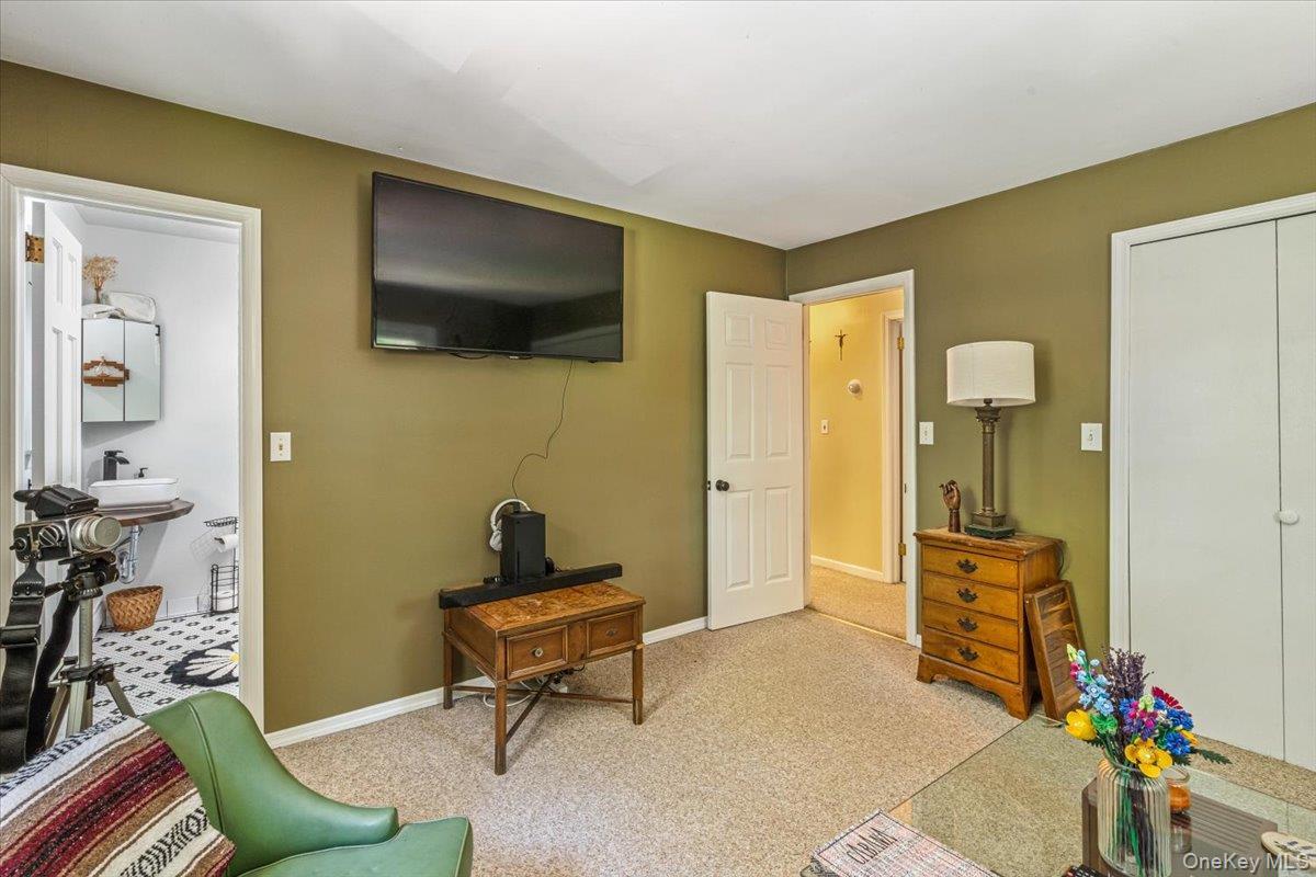 Single Family Upland Suffolk County, NY 11731, MLS-942433-19