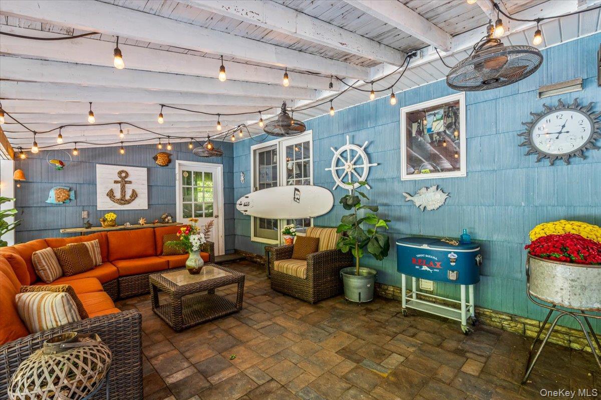 Single Family Upland Suffolk County, NY 11731, MLS-942433-29