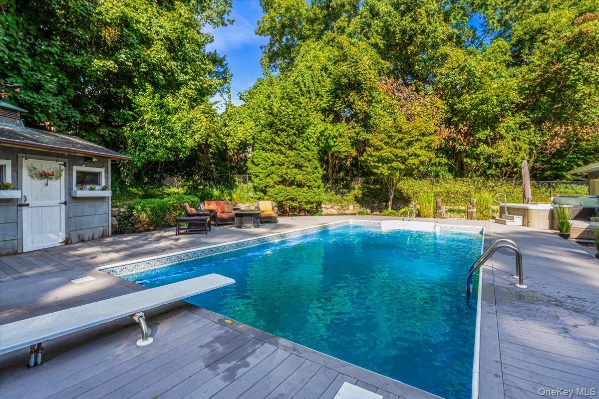 Single Family Upland Suffolk County, NY 11731, MLS-942433-32