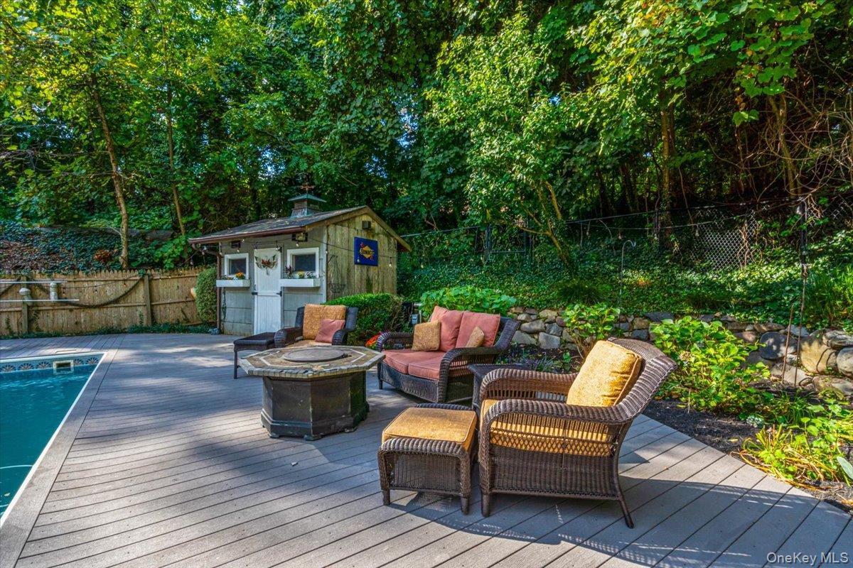 Single Family Upland Suffolk County, NY 11731, MLS-942433-33