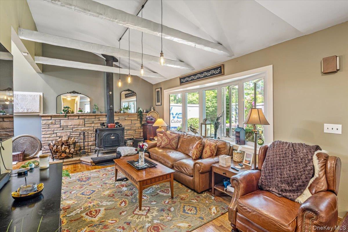 Single Family Upland Suffolk County, NY 11731, MLS-942433-5