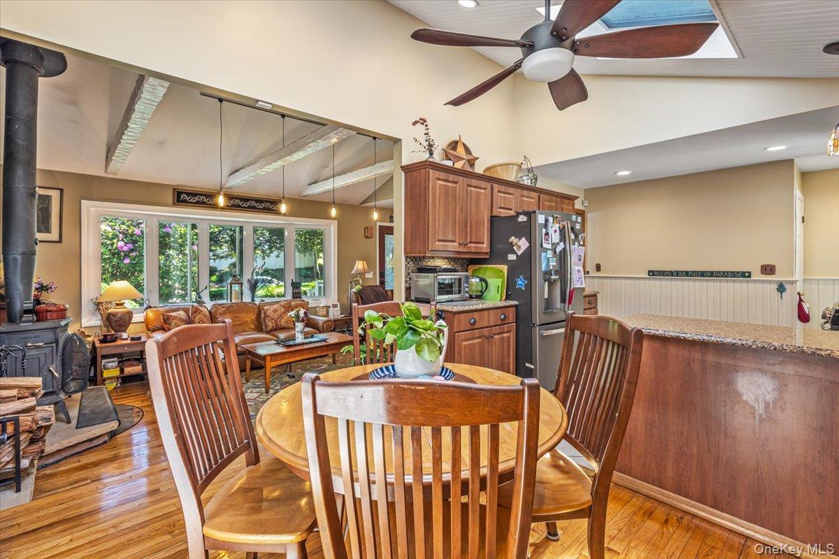 Single Family Upland Suffolk County, NY 11731, MLS-942433-8