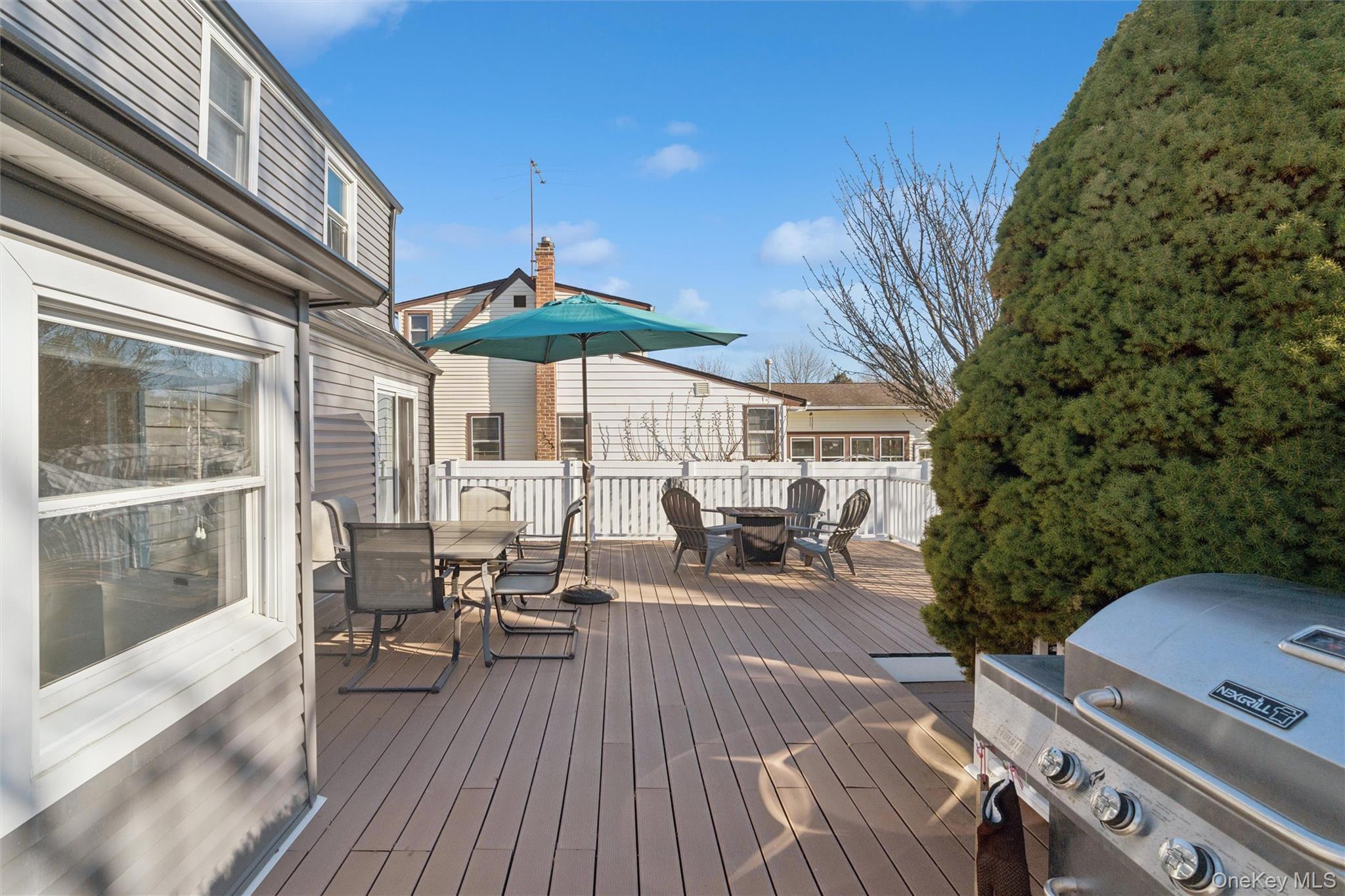 Single Family 18th  Suffolk County, NY 11704, MLS-942454-27