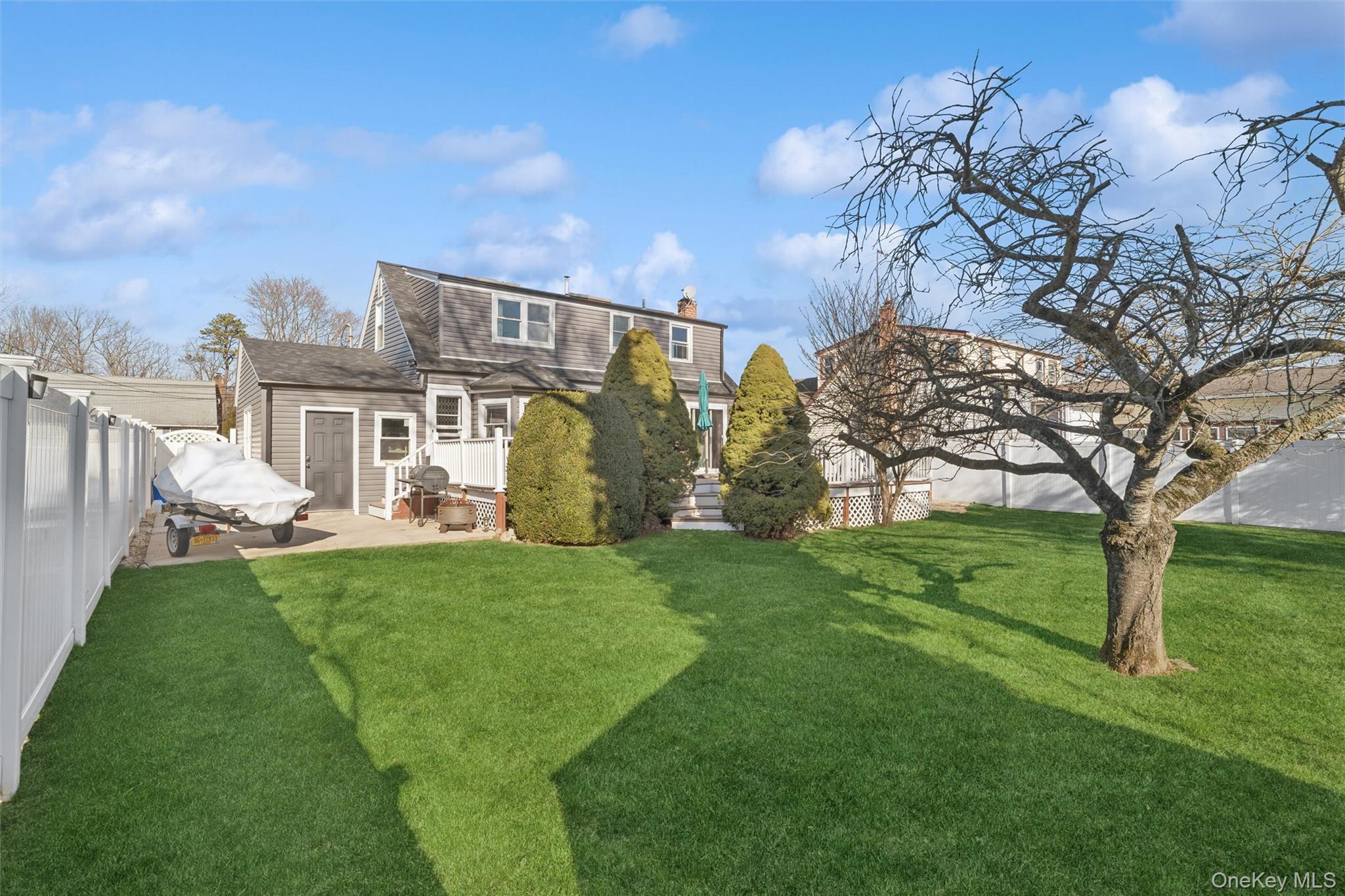 Single Family 18th  Suffolk County, NY 11704, MLS-942454-28