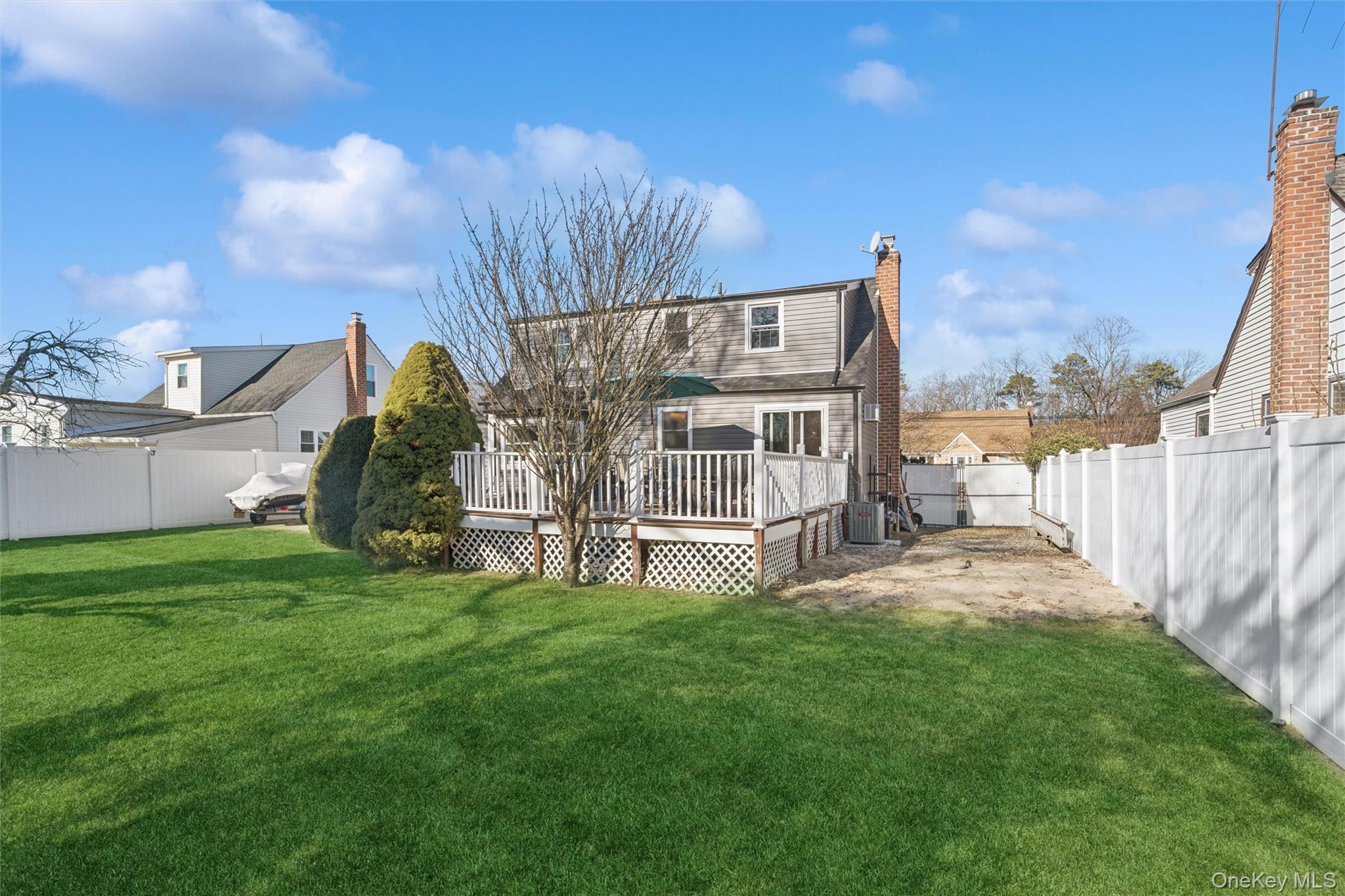 Single Family 18th  Suffolk County, NY 11704, MLS-942454-30