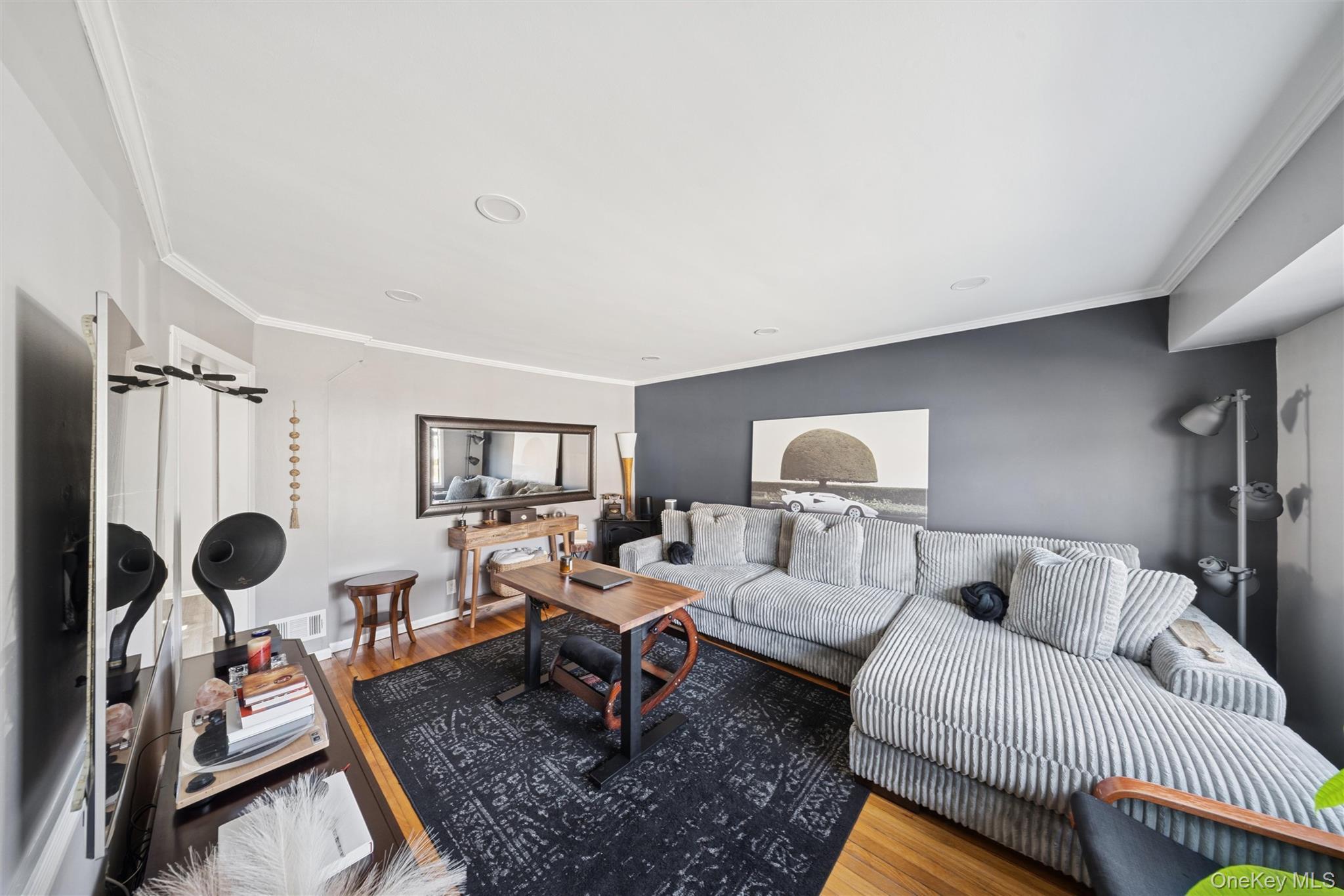 Single Family 18th  Suffolk County, NY 11704, MLS-942454-6